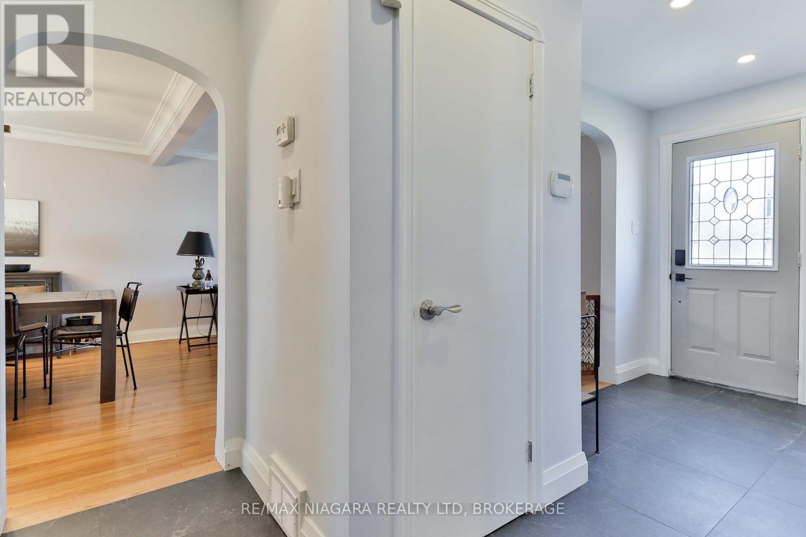 65 Craigmore Crescent, Toronto, Ontario  M2N 2Y6 - Photo 4 - C12925178