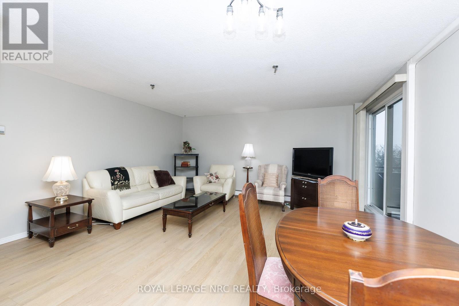 308 - 3955 Portage Road, Niagara Falls, Ontario  L2J 3W2 - Photo 4 - X12925128