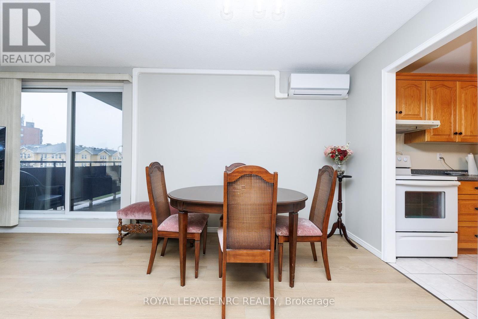 308 - 3955 Portage Road, Niagara Falls, Ontario  L2J 3W2 - Photo 5 - X12925128