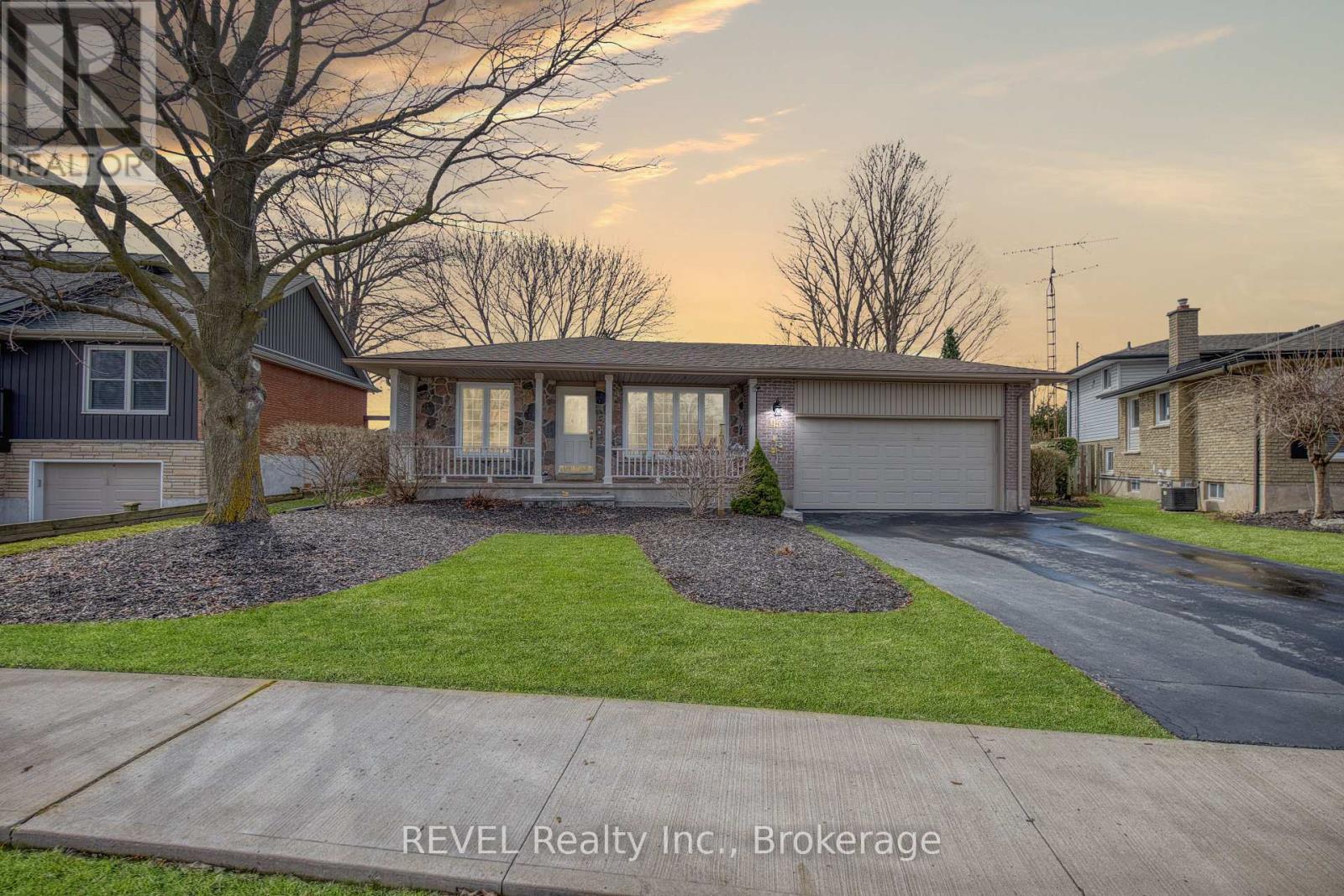 95 Loyalist Drive, Welland, Ontario  L3C 2X9 - Photo 3 - X12925456