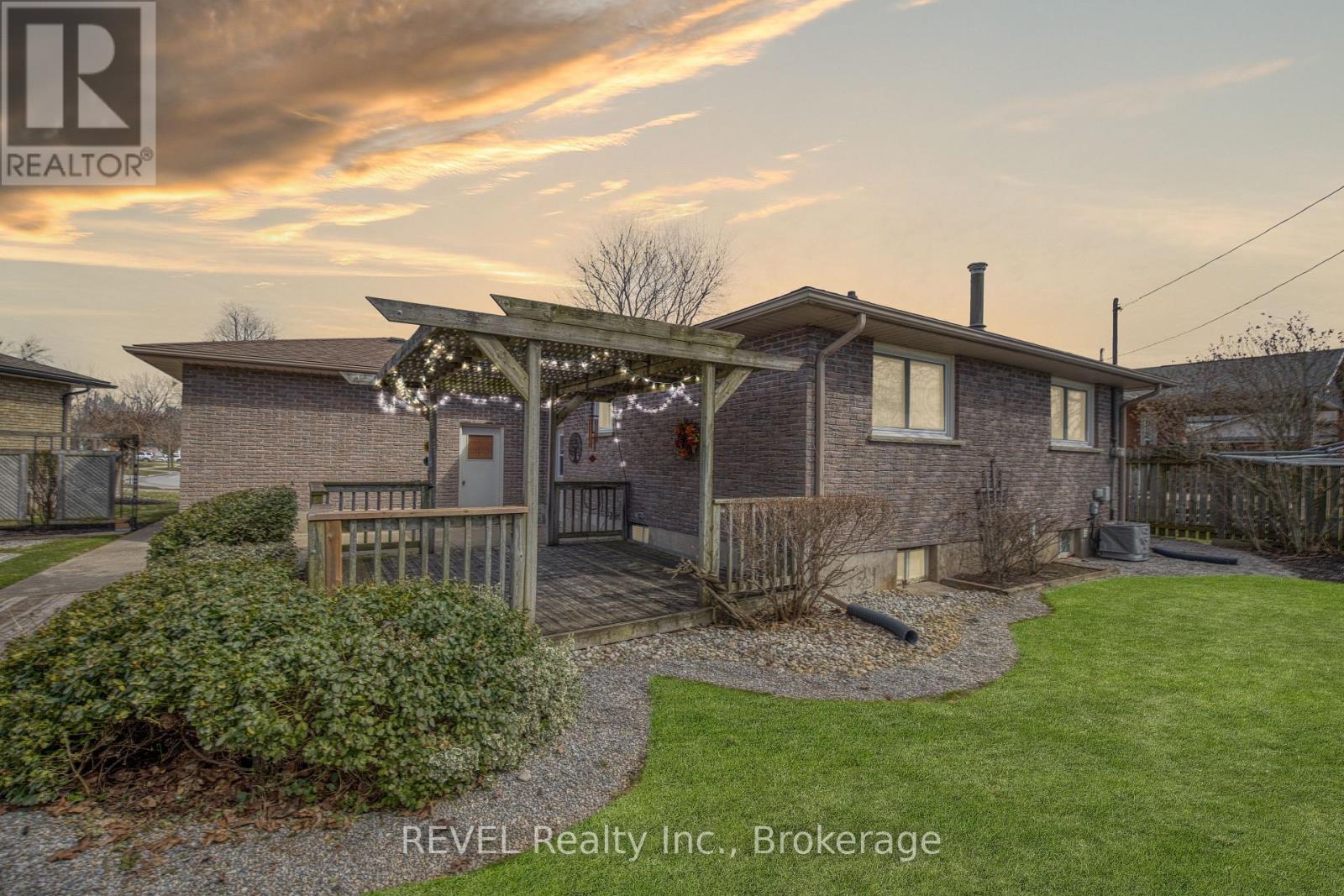 95 Loyalist Drive, Welland, Ontario  L3C 2X9 - Photo 32 - X12925456