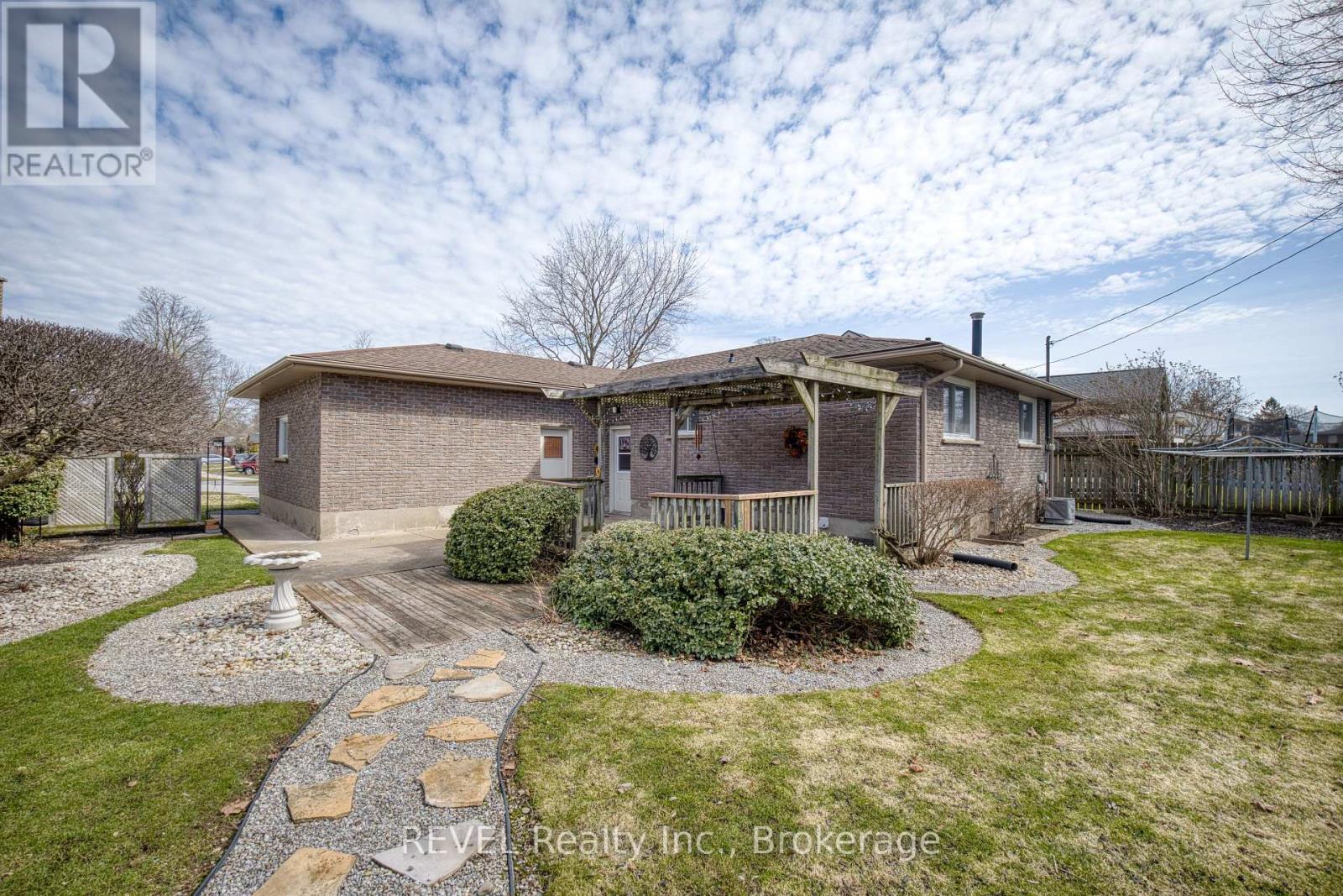 95 Loyalist Drive, Welland, Ontario  L3C 2X9 - Photo 33 - X12925456