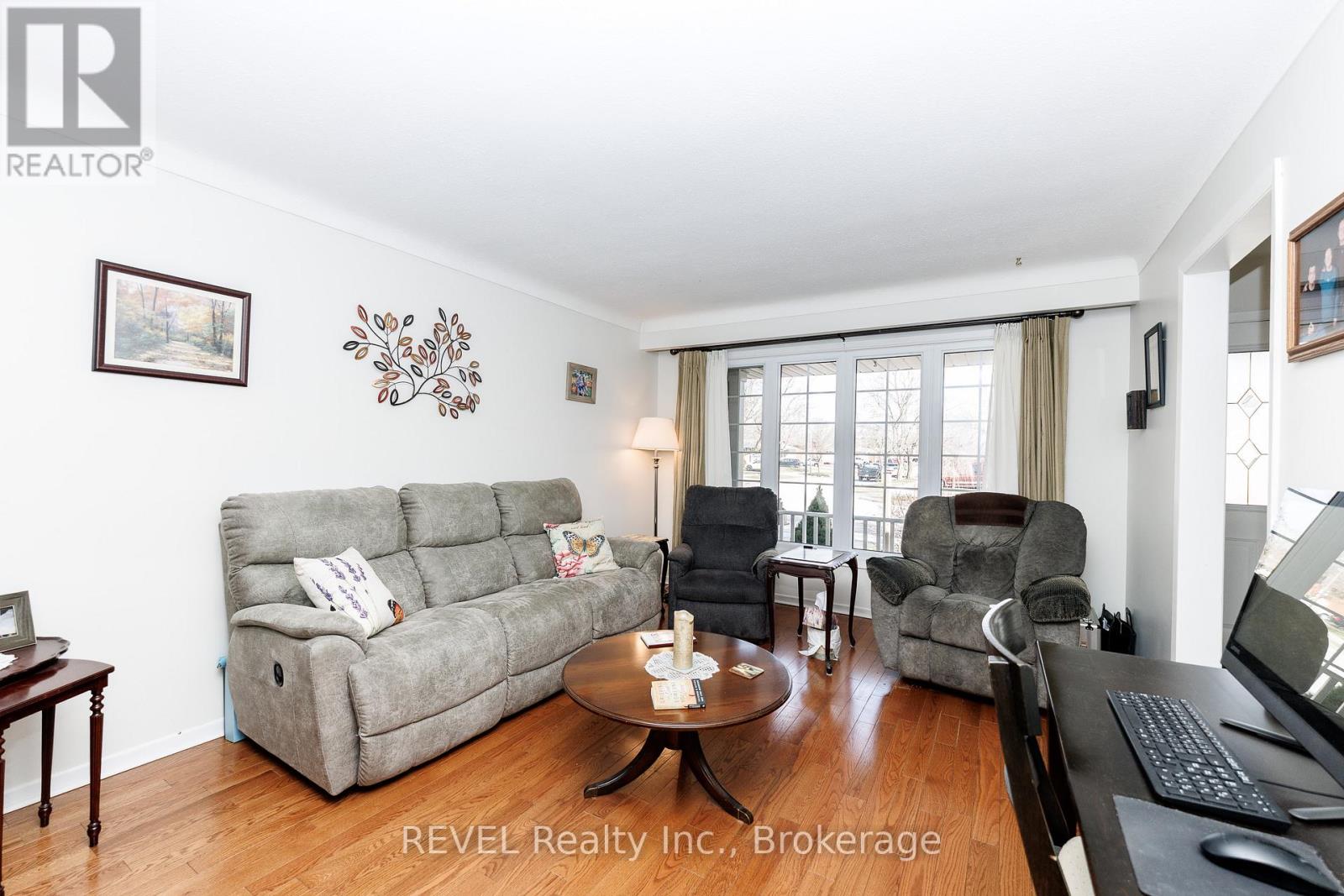 95 Loyalist Drive, Welland, Ontario  L3C 2X9 - Photo 9 - X12925456