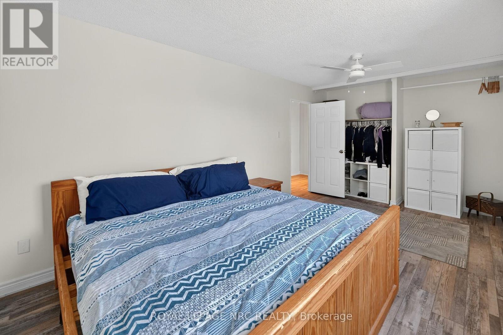 4 - 453 Woodview Road, Burlington, Ontario  L7N 2Z9 - Photo 14 - W12926664