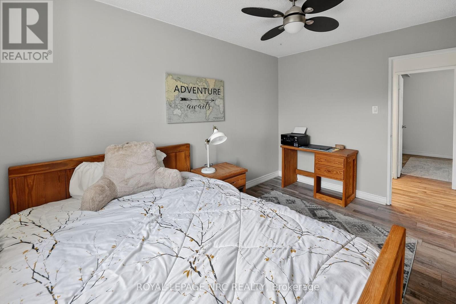 4 - 453 Woodview Road, Burlington, Ontario  L7N 2Z9 - Photo 17 - W12926664