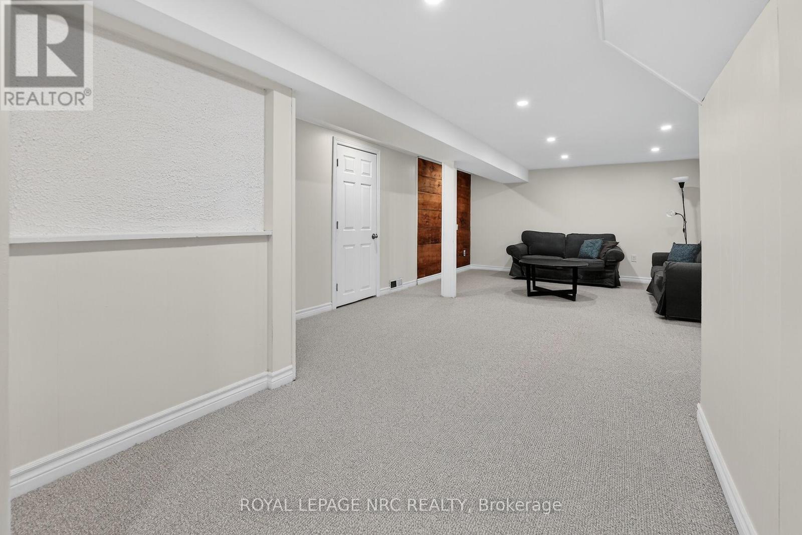 4 - 453 Woodview Road, Burlington, Ontario  L7N 2Z9 - Photo 28 - W12926664