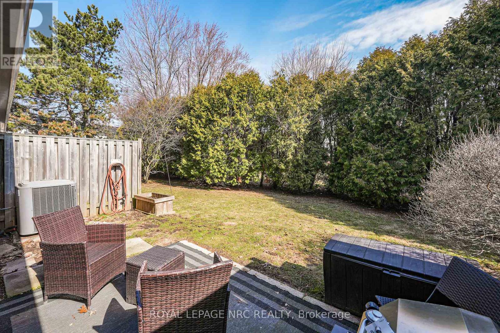 4 - 453 Woodview Road, Burlington, Ontario  L7N 2Z9 - Photo 33 - W12926664