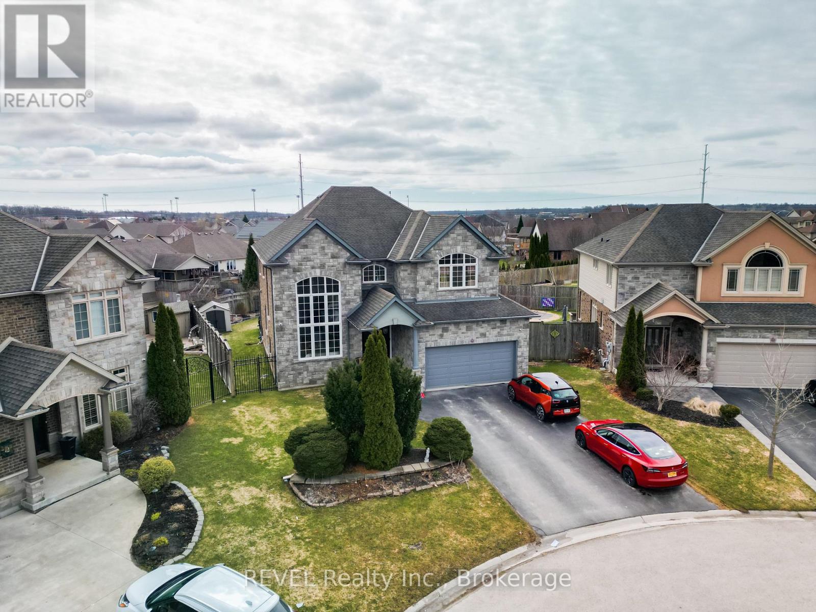 6600 Richard Crescent, Niagara Falls, Ontario  L2H 0A9 - Photo 2 - X12928404