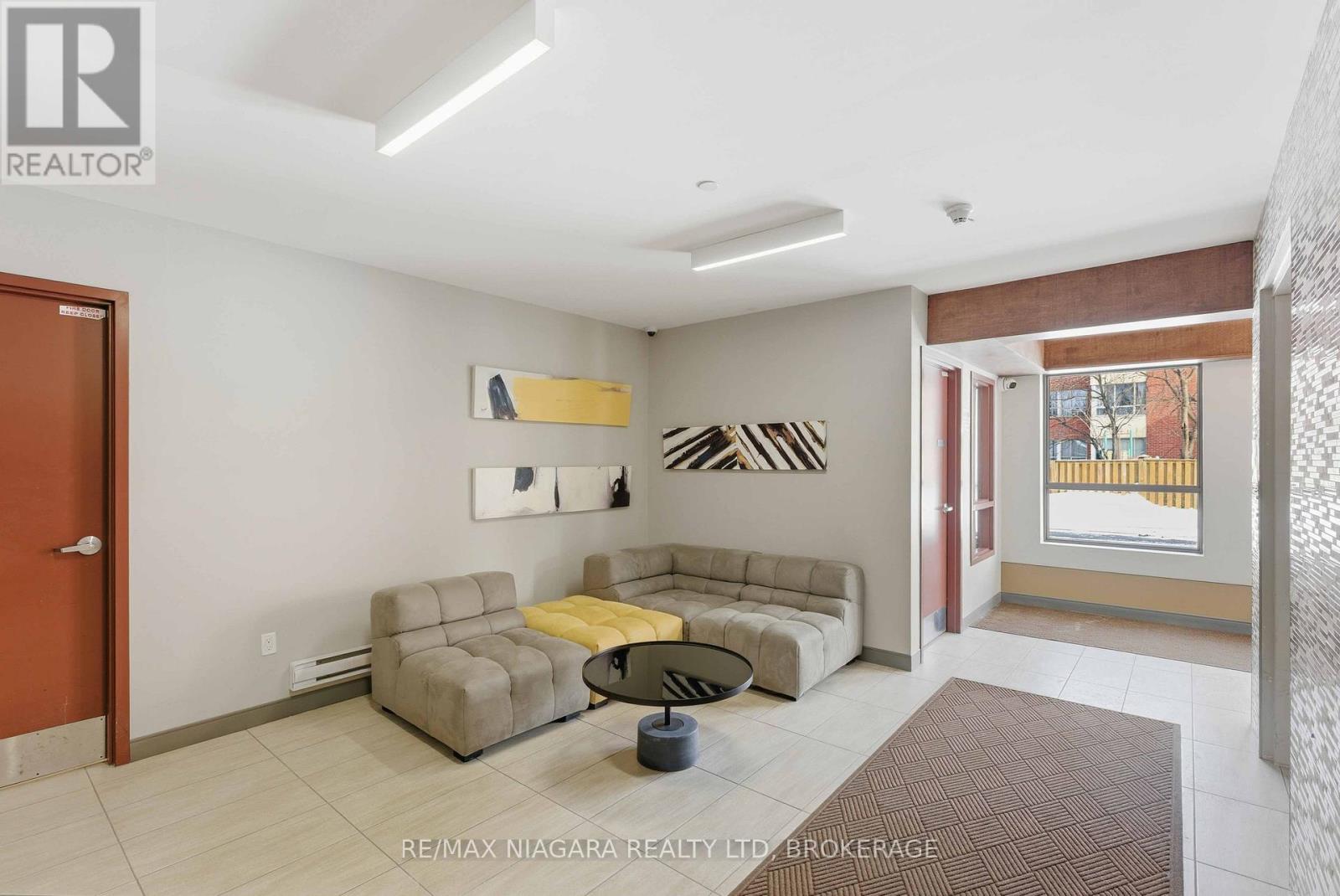 404 - 26 Wellington Street, St. Catharines, Ontario  L2R 5P8 - Photo 26 - X12929028