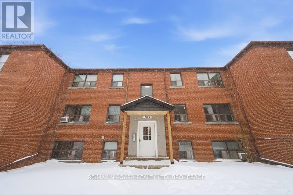 995 O'CONNOR DRIVE, Toronto, Ontario