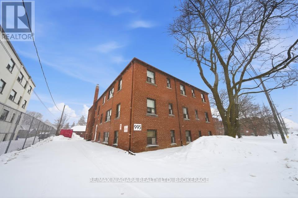 995 O'connor Drive, Toronto, Ontario  M4B 2T1 - Photo 5 - E12929186