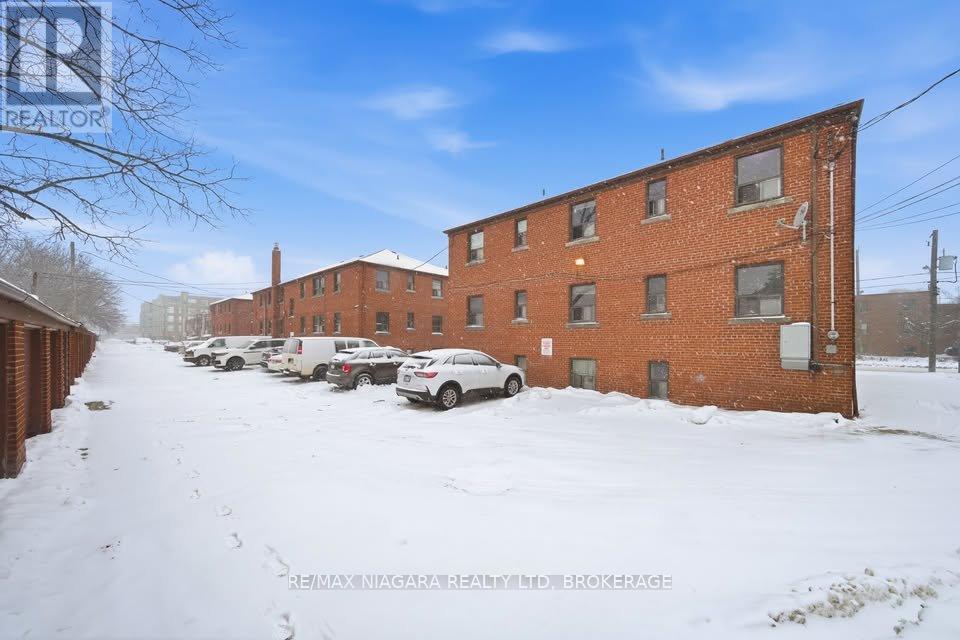 995 O'connor Drive, Toronto, Ontario  M4B 2T1 - Photo 6 - E12929186