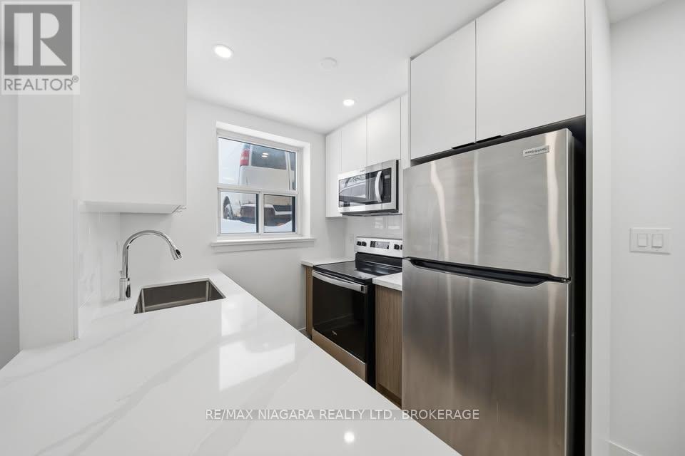 Unit A - 993 O'connor Drive, Toronto, Ontario  M4B 2T1 - Photo 5 - E12929196