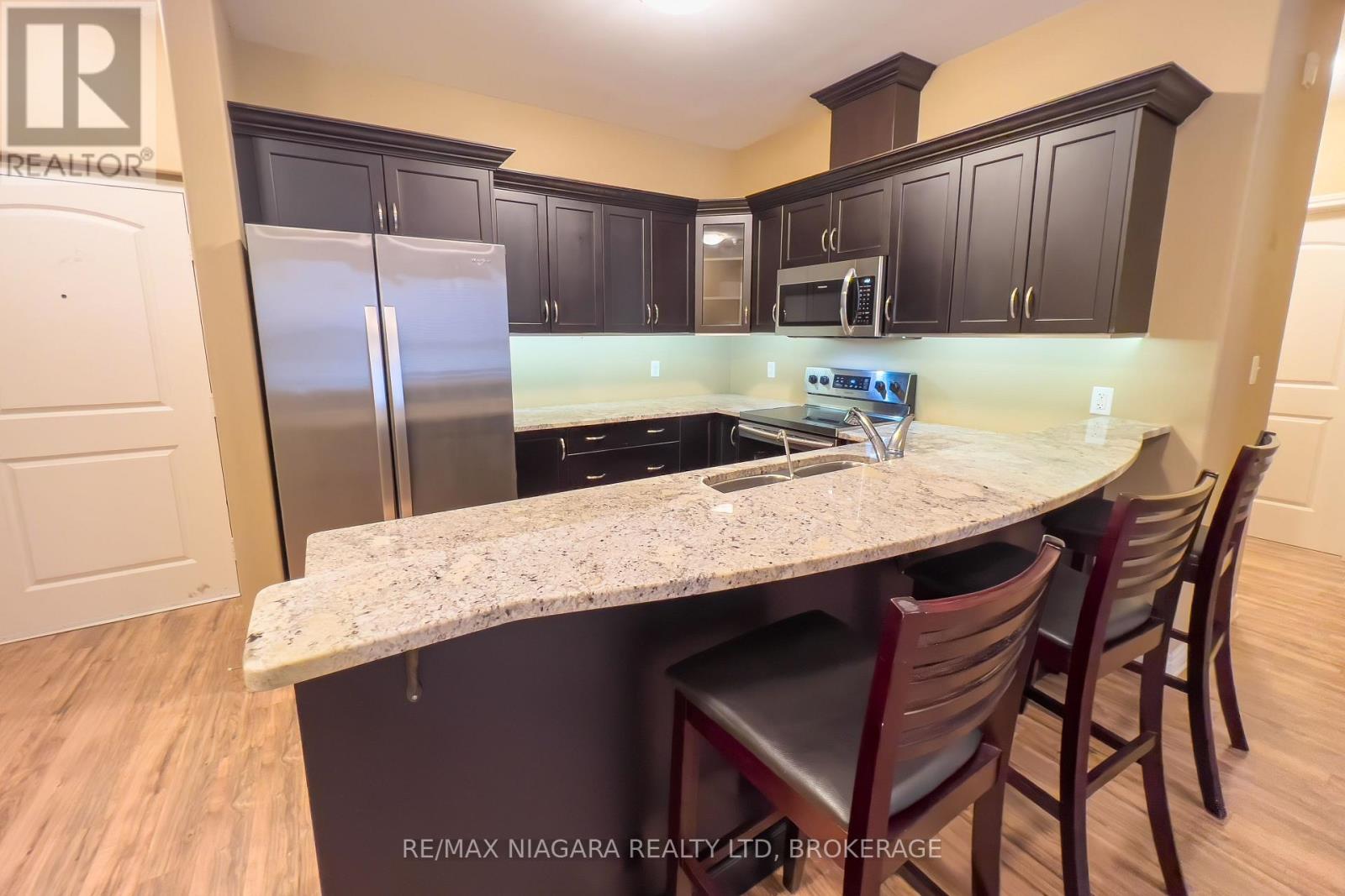 306 - 2799 St. Paul Avenue, Niagara Falls, Ontario  L2J 2L3 - Photo 5 - X12929130