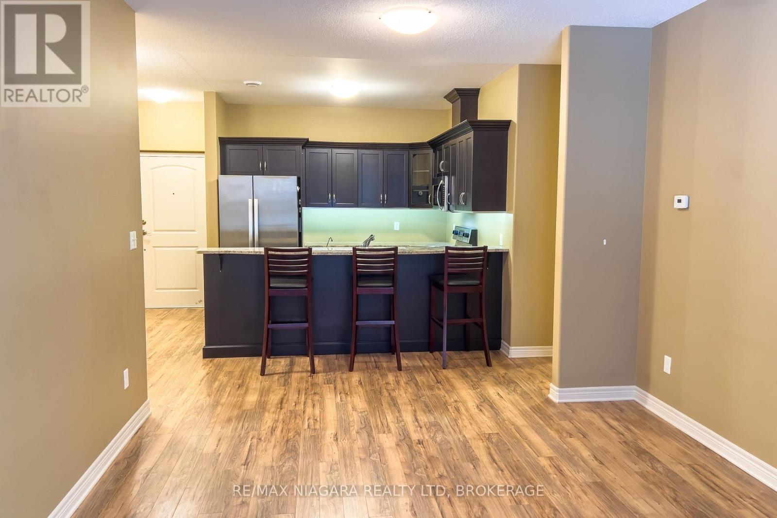 306 - 2799 St. Paul Avenue, Niagara Falls, Ontario  L2J 2L3 - Photo 6 - X12929130