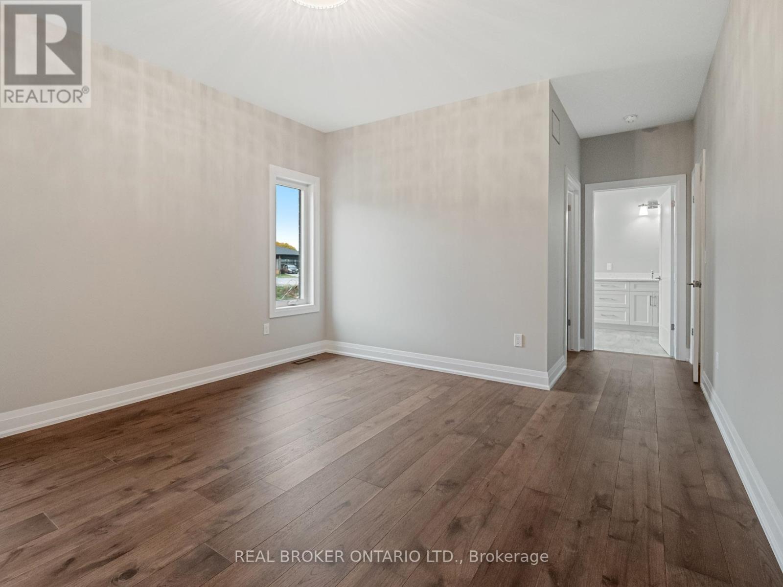 149 Willowbrook Drive, Welland, Ontario  L3C 0G2 - Photo 13 - X12930870