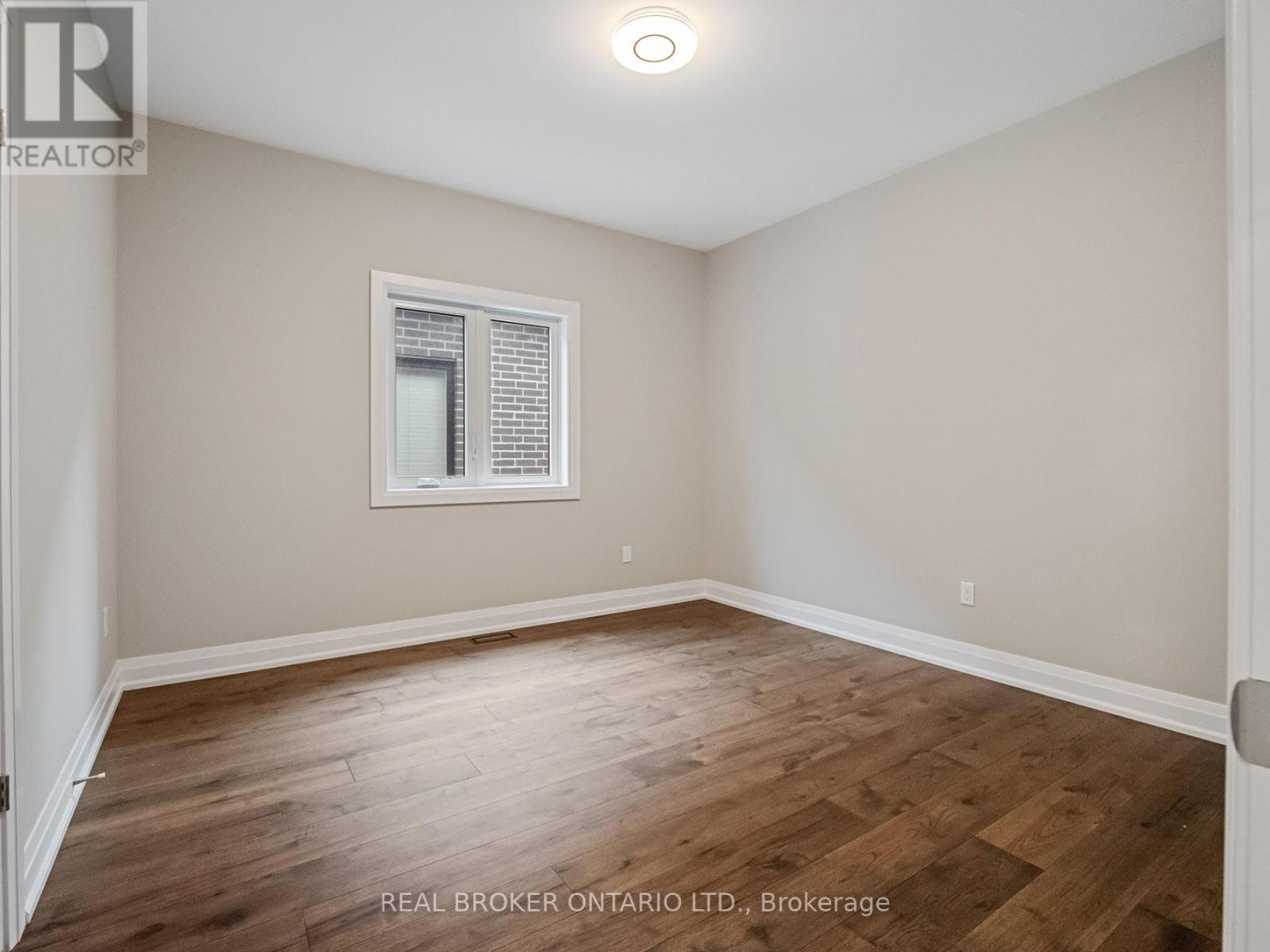 149 Willowbrook Drive, Welland, Ontario  L3C 0G2 - Photo 8 - X12930870