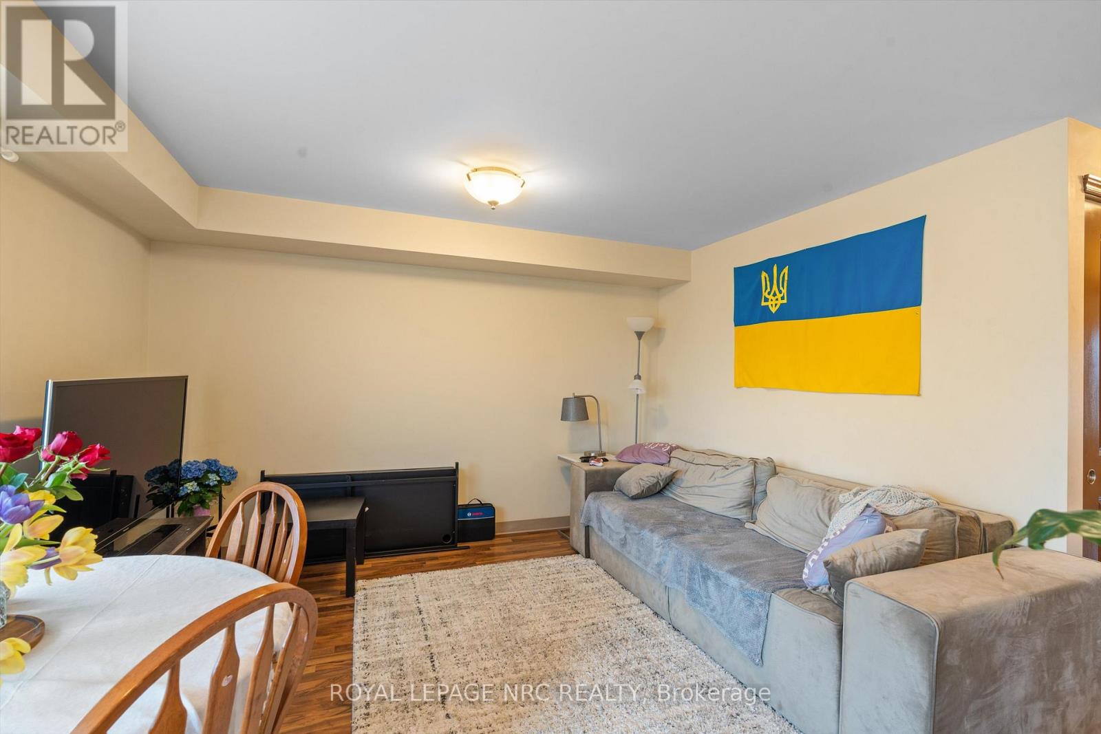 240 - 411 Lake Street, St. Catharines, Ontario  L2N 4H5 - Photo 10 - X12931862