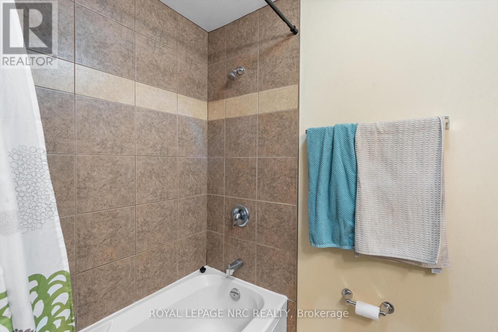 240 - 411 Lake Street, St. Catharines, Ontario  L2N 4H5 - Photo 16 - X12931862