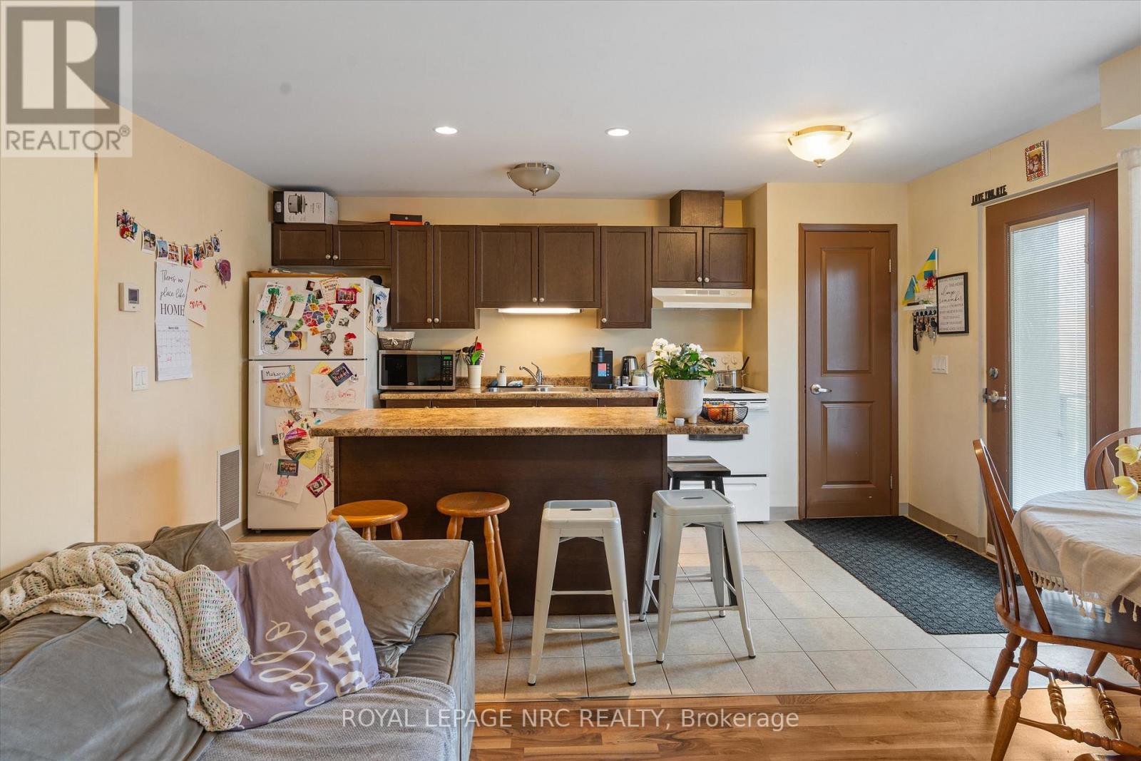 240 - 411 Lake Street, St. Catharines, Ontario  L2N 4H5 - Photo 8 - X12931862