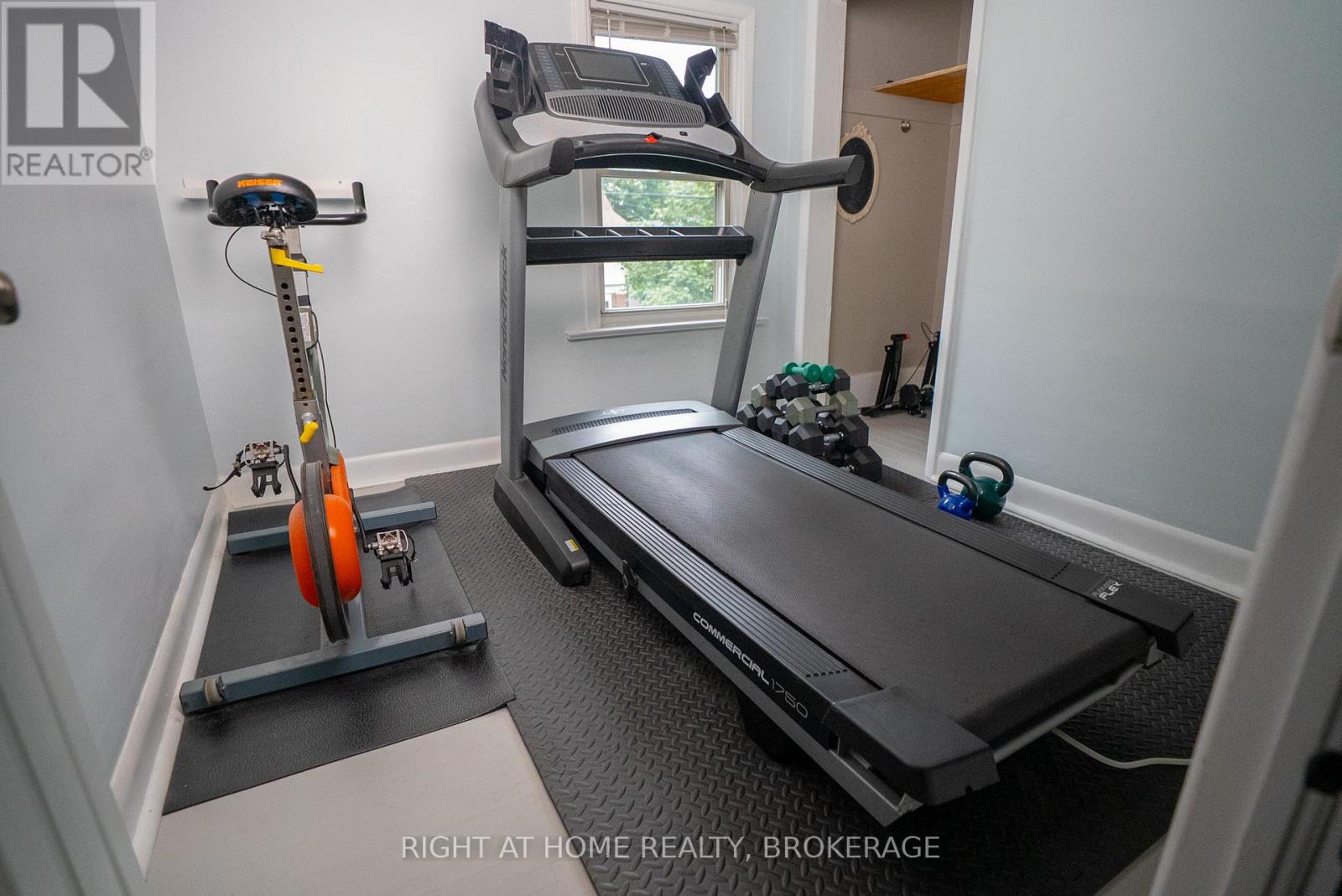 88 Chaplin Avenue, St. Catharines, Ontario  L2R 2E7 - Photo 22 - X12932092