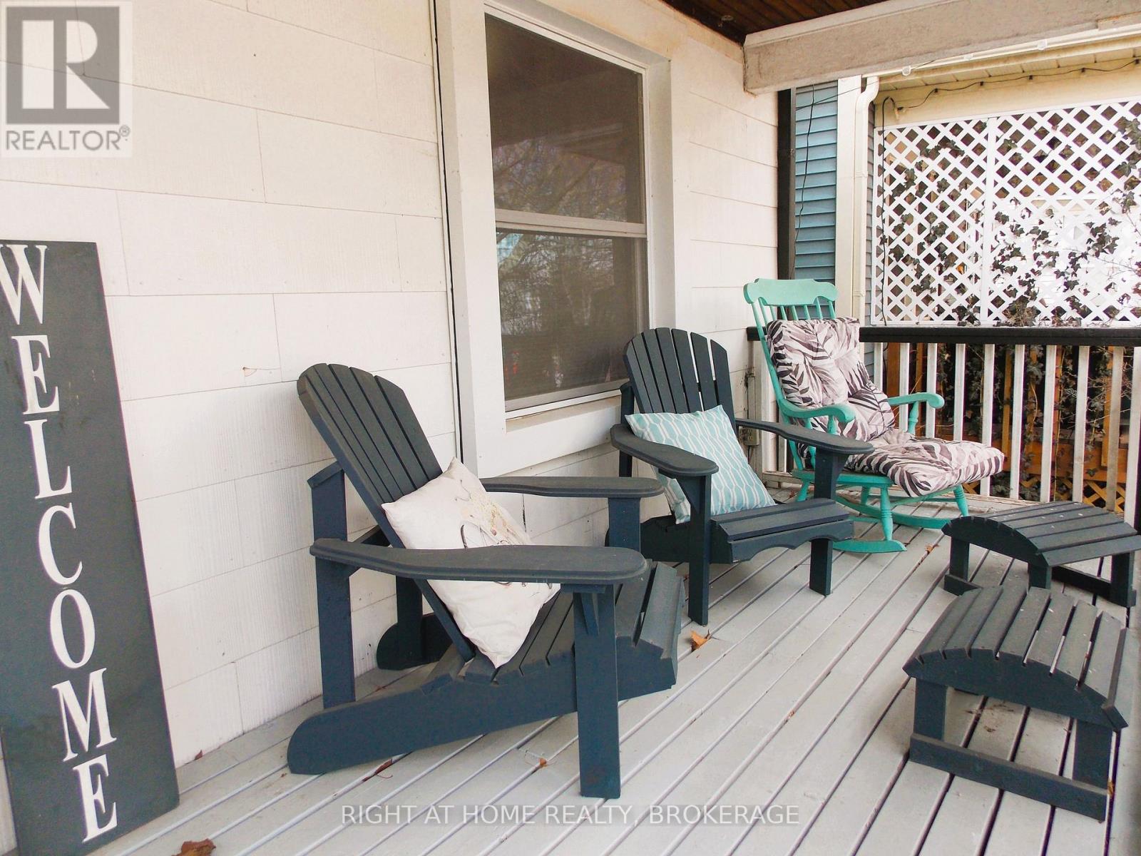 88 Chaplin Avenue, St. Catharines, Ontario  L2R 2E7 - Photo 3 - X12932092