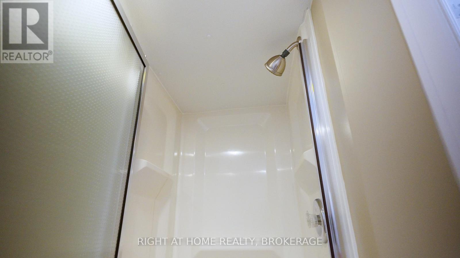 88 Chaplin Avenue, St. Catharines, Ontario  L2R 2E7 - Photo 35 - X12932092