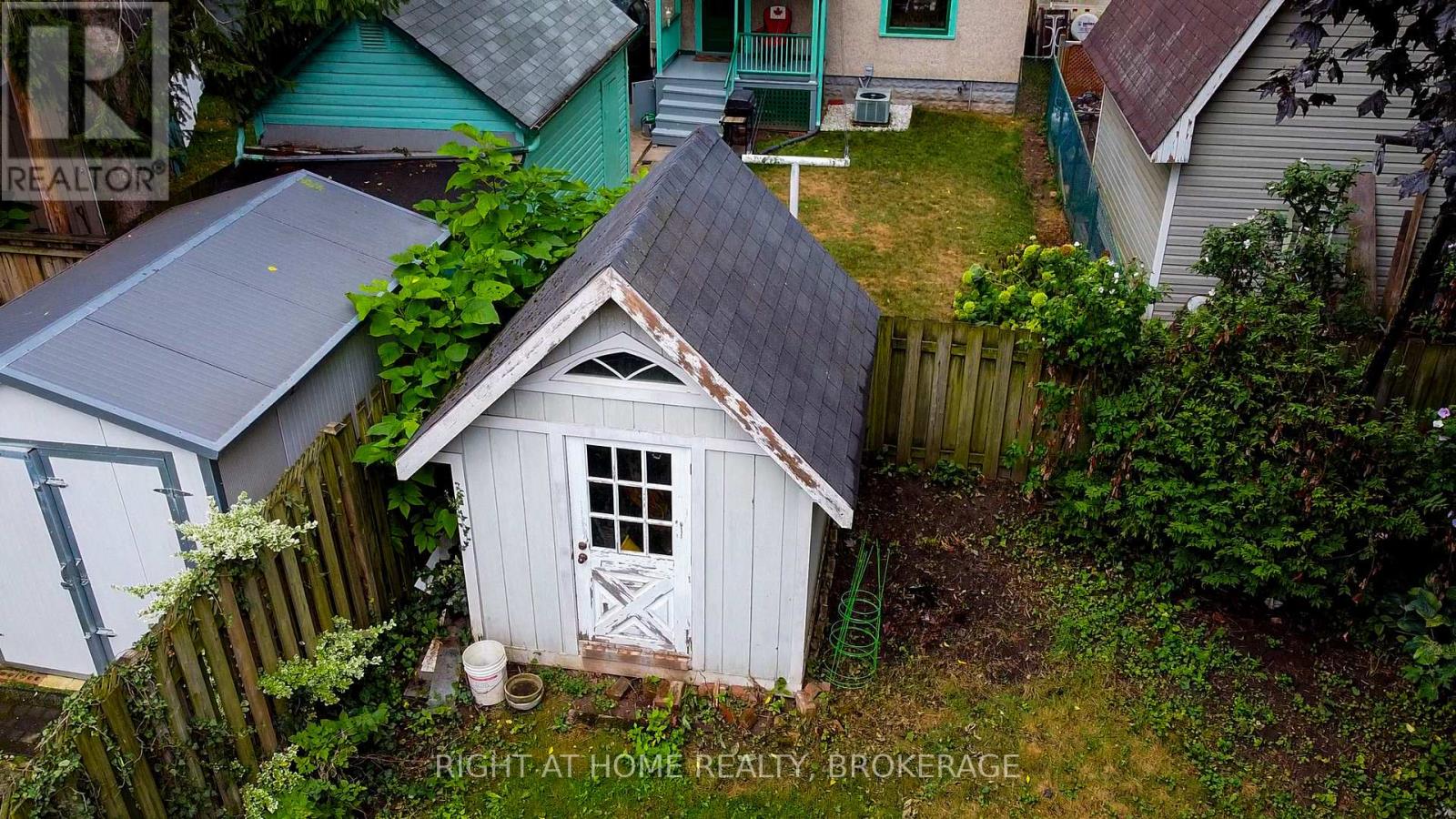 88 Chaplin Avenue, St. Catharines, Ontario  L2R 2E7 - Photo 38 - X12932092