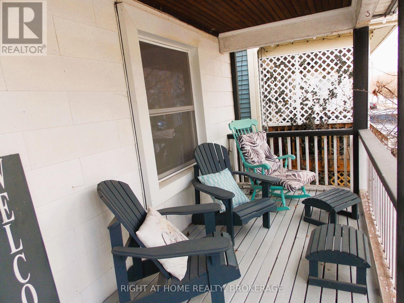 88 Chaplin Avenue, St. Catharines, Ontario  L2R 2E7 - Photo 4 - X12932092