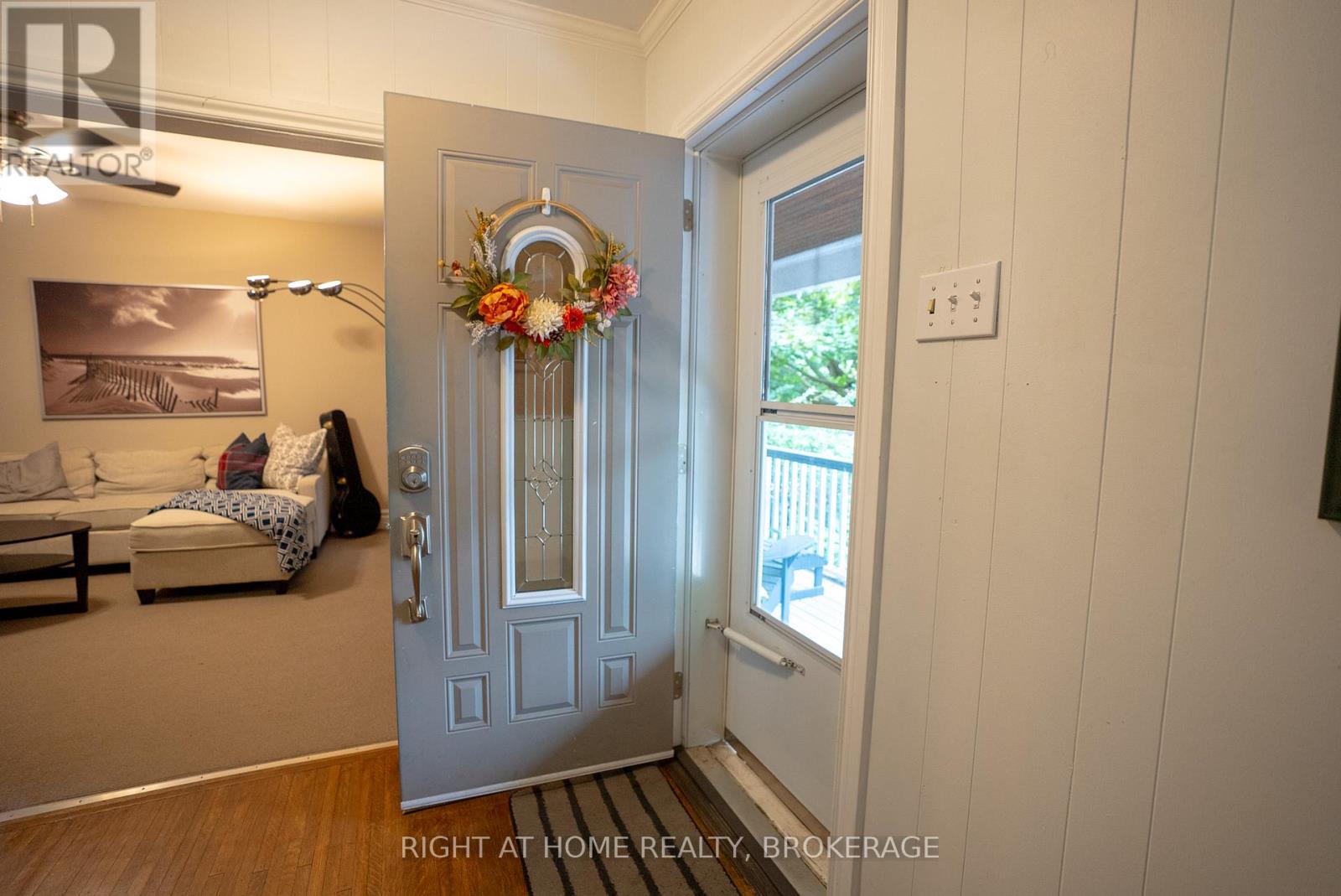 88 Chaplin Avenue, St. Catharines, Ontario  L2R 2E7 - Photo 5 - X12932092