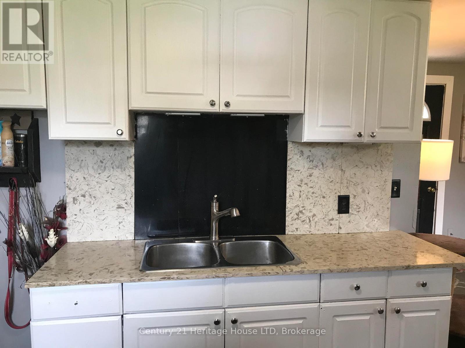 223 Bernard Avenue, Fort Erie, Ontario  L0S 1N0 - Photo 7 - X12932156