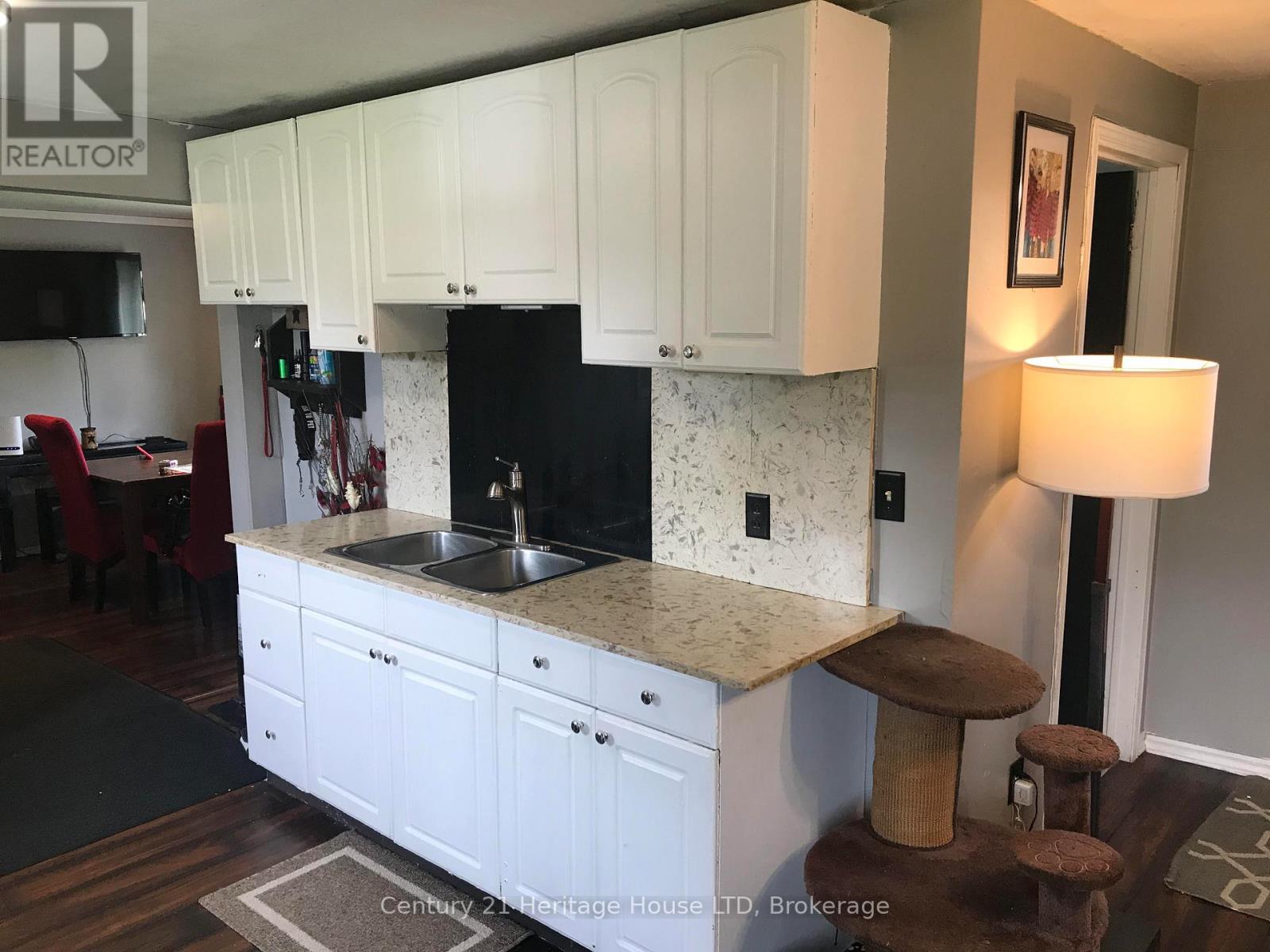 223 Bernard Avenue, Fort Erie, Ontario  L0S 1N0 - Photo 8 - X12932156