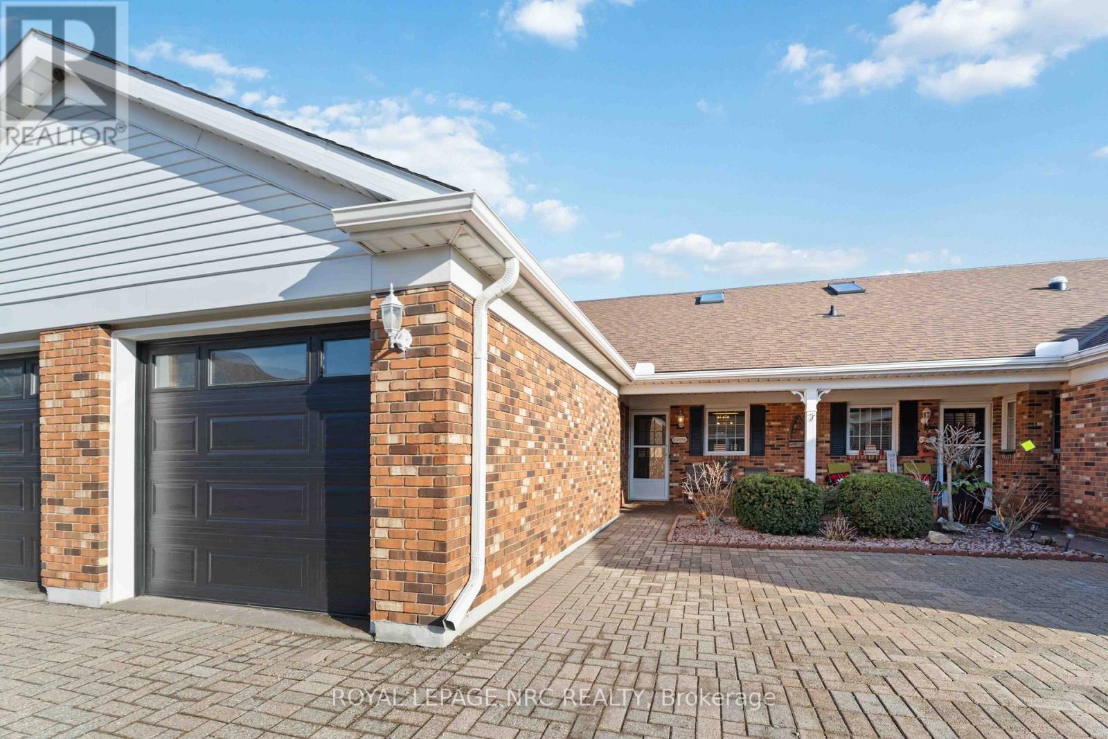 8 - 4115 Apple Blossom Lane, Lincoln, Ontario  L0R 2C0 - Photo 2 - X12932240