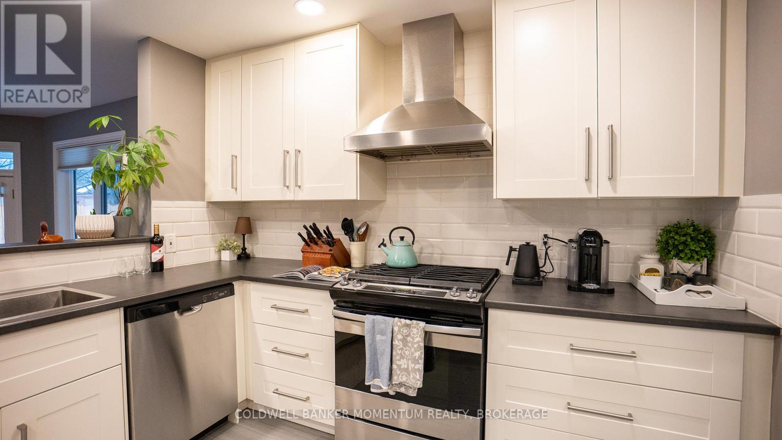 984 Plantation Road, London North, Ontario  N6H 2Y4 - Photo 12 - X12932258