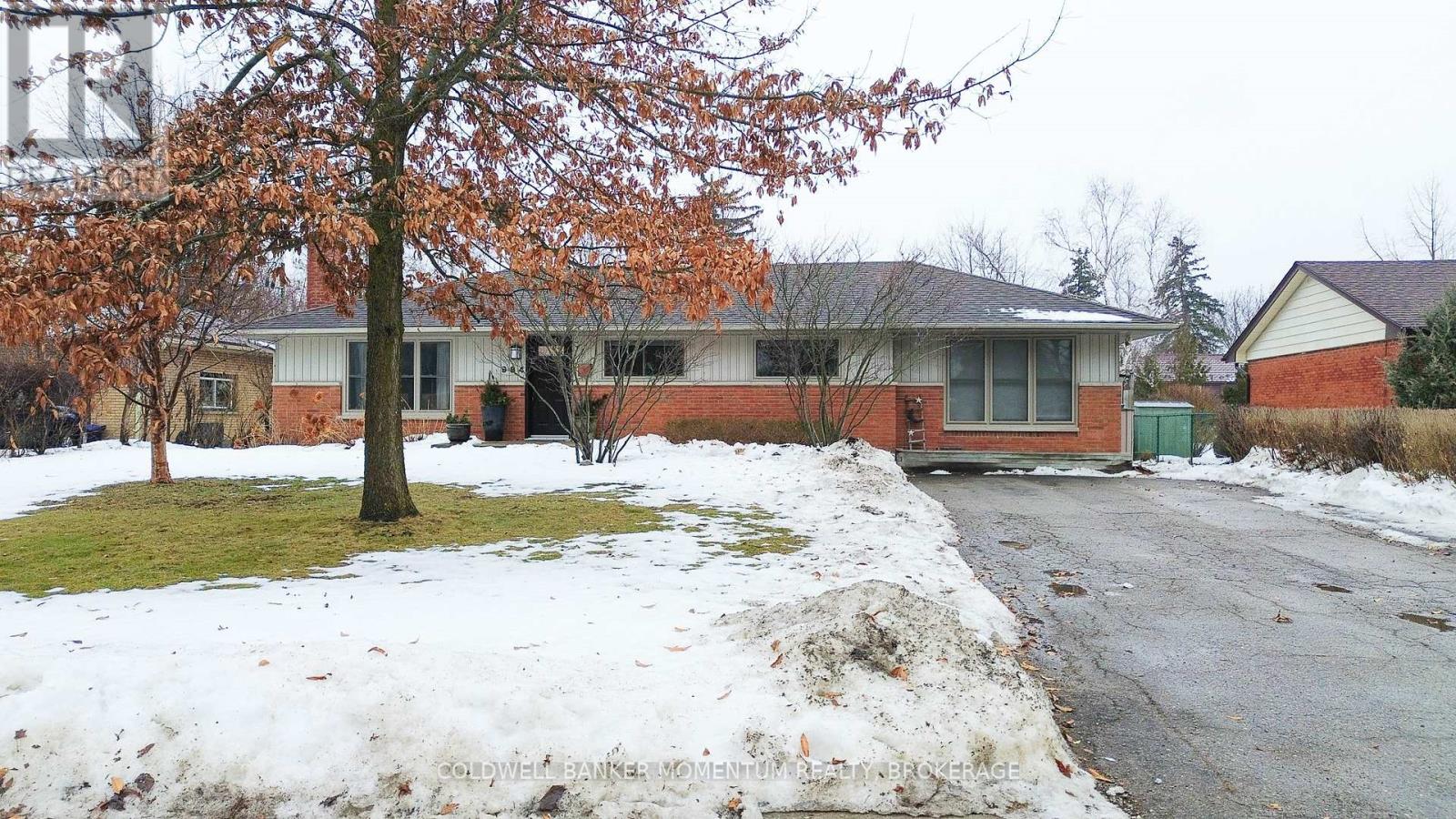 984 Plantation Road, London North, Ontario  N6H 2Y4 - Photo 2 - X12932258