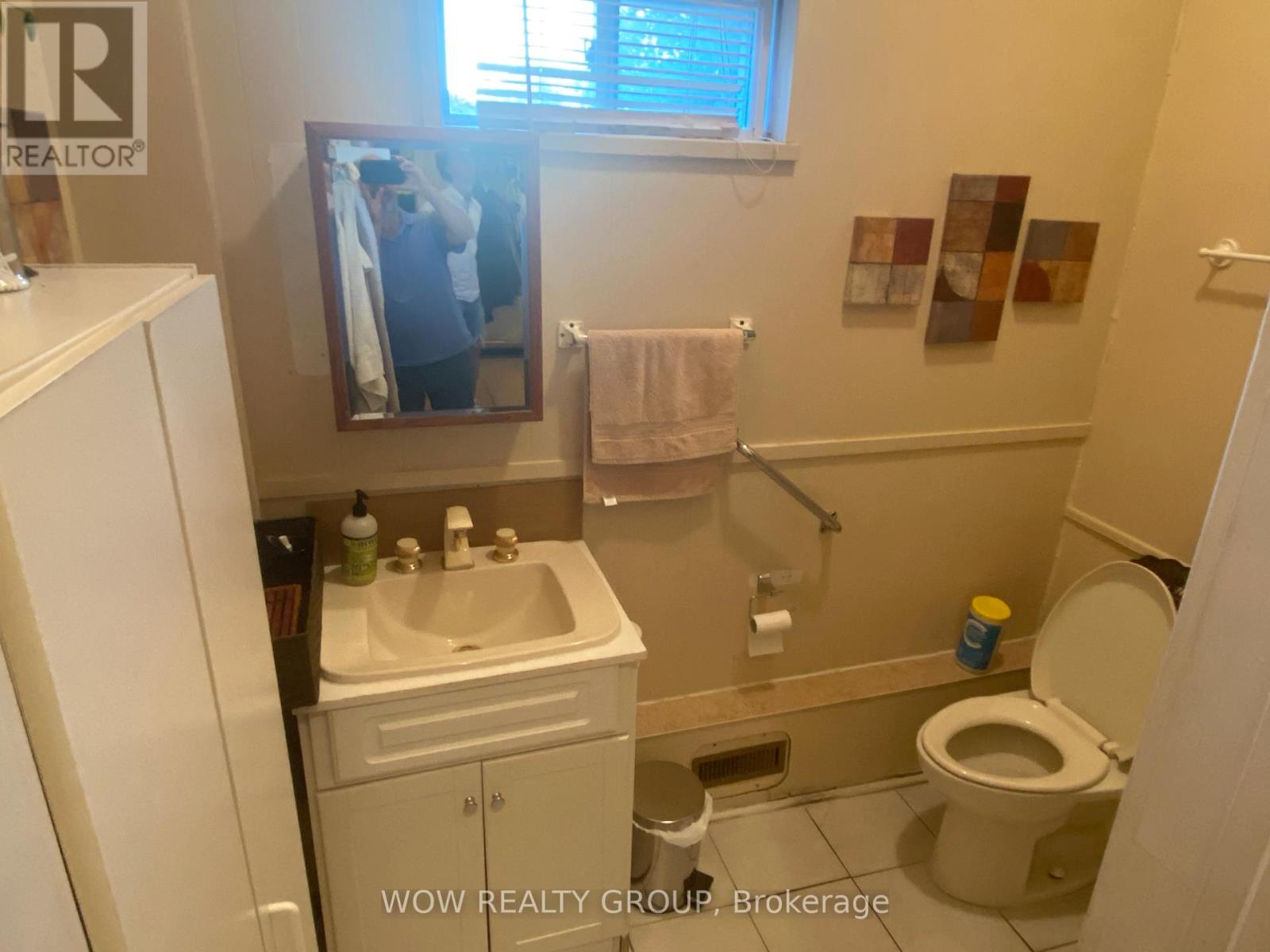 215 Broadway Avenue, Welland, Ontario  L3C 5L7 - Photo 11 - X12932406