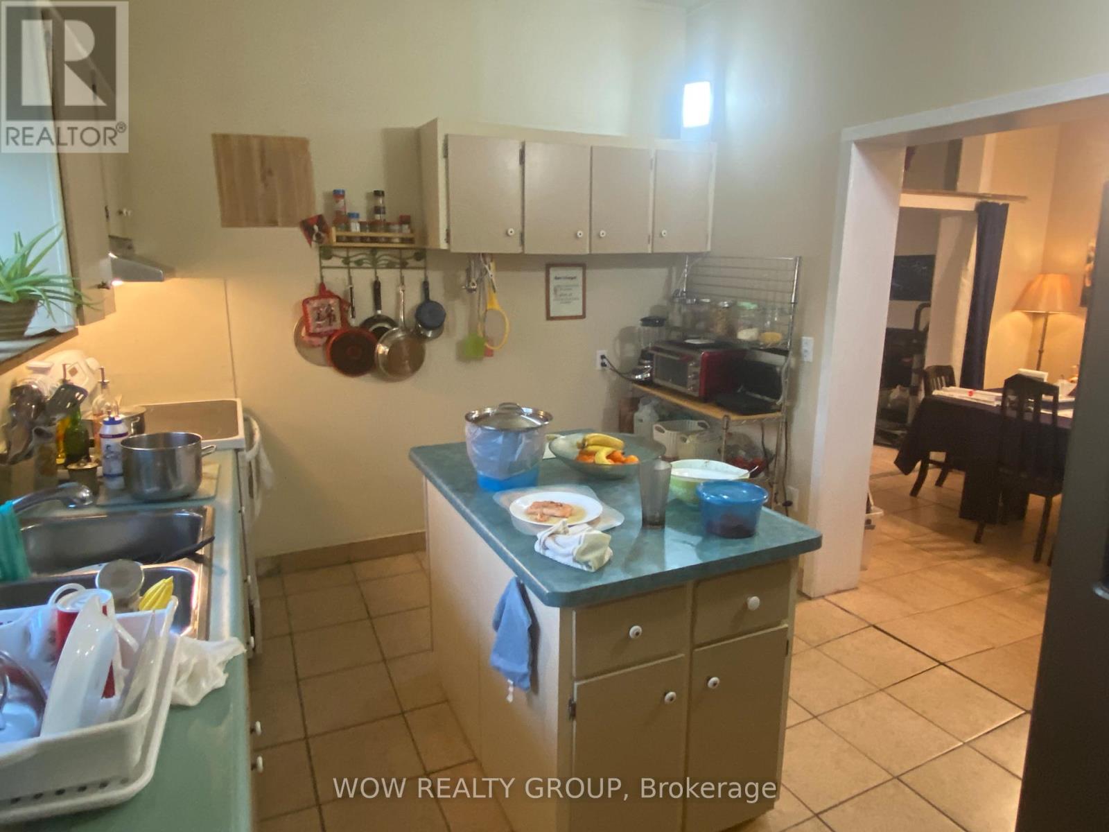 215 Broadway Avenue, Welland, Ontario  L3C 5L7 - Photo 9 - X12932406