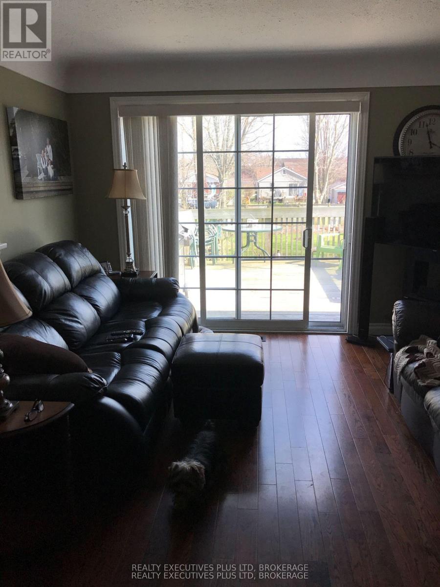 4020 Main Street, Niagara Falls, Ontario  L2G 6B8 - Photo 3 - X12932848