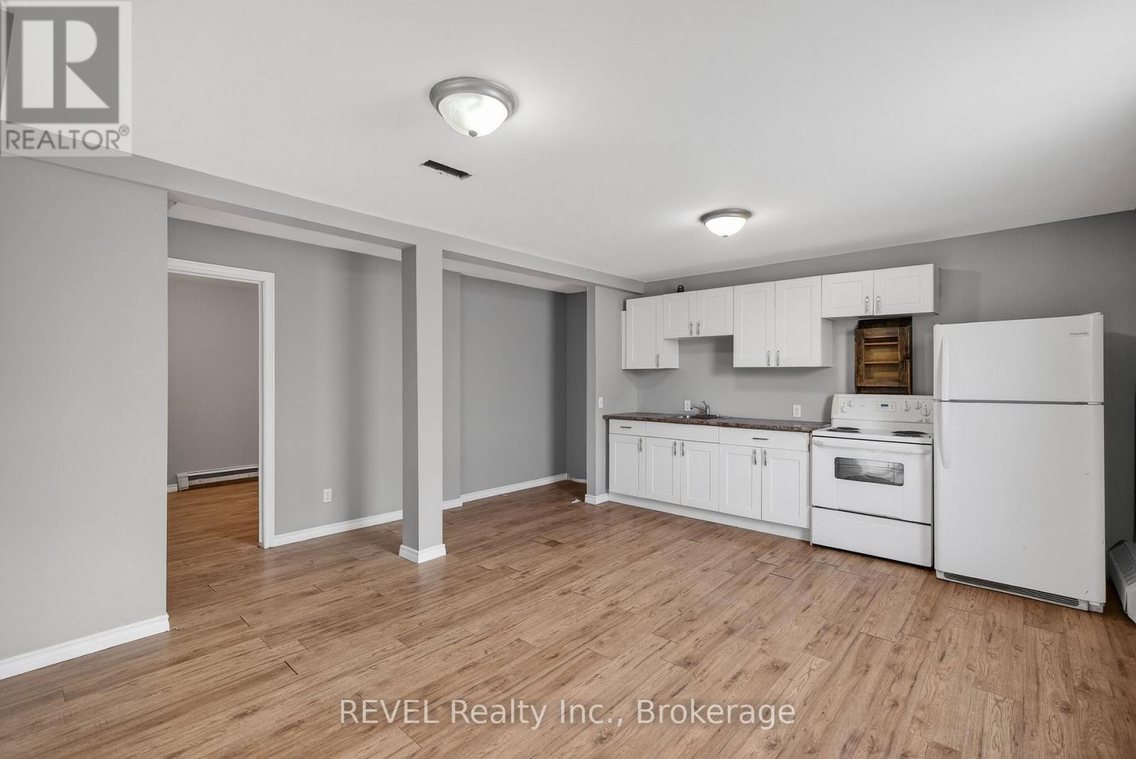 229 Main Street W, Port Colborne, Ontario  L3K 3V7 - Photo 9 - X12933800