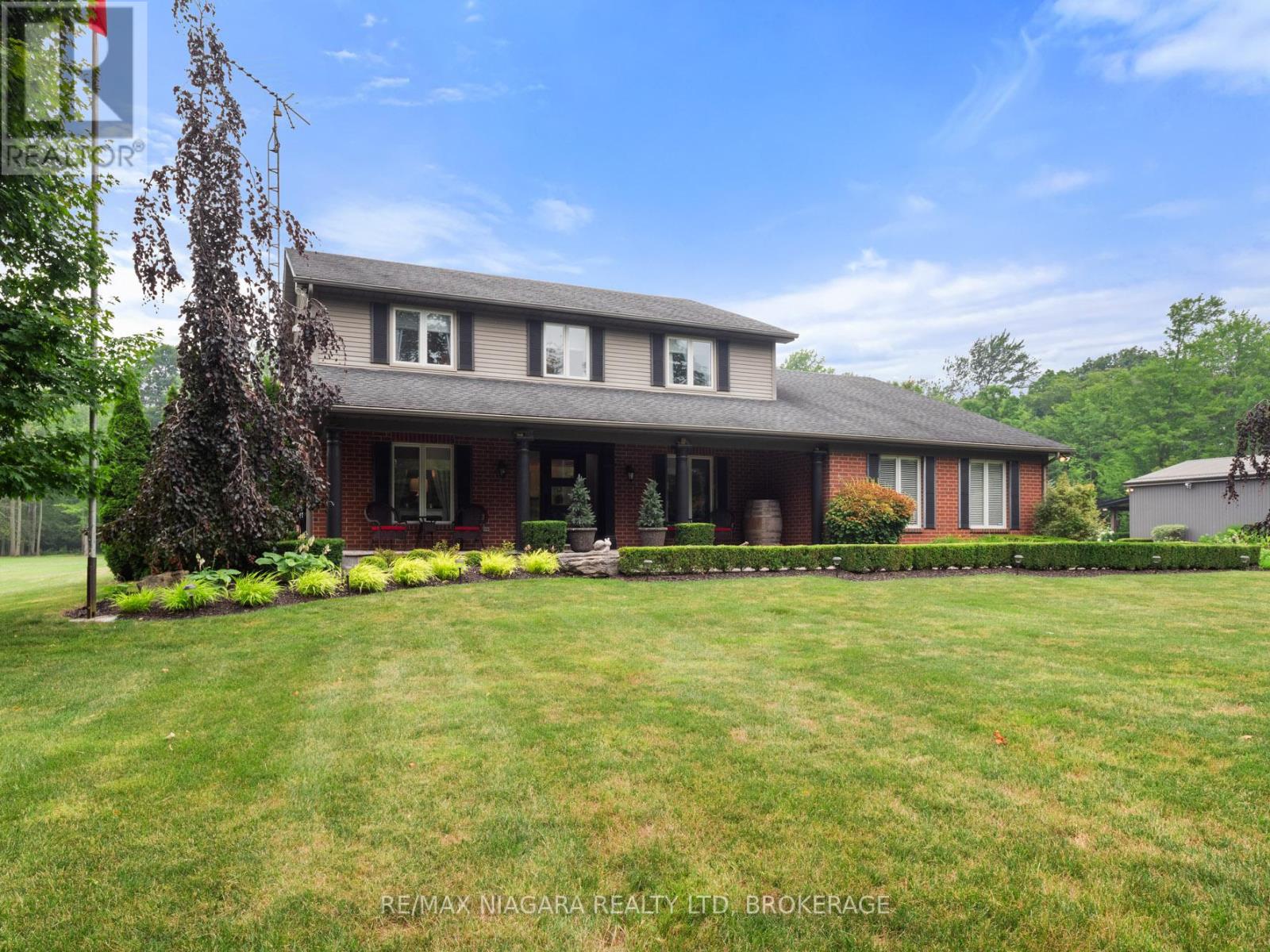 2738 Moyer Street, Pelham, Ontario  L0S 1C0 - Photo 3 - X12935432