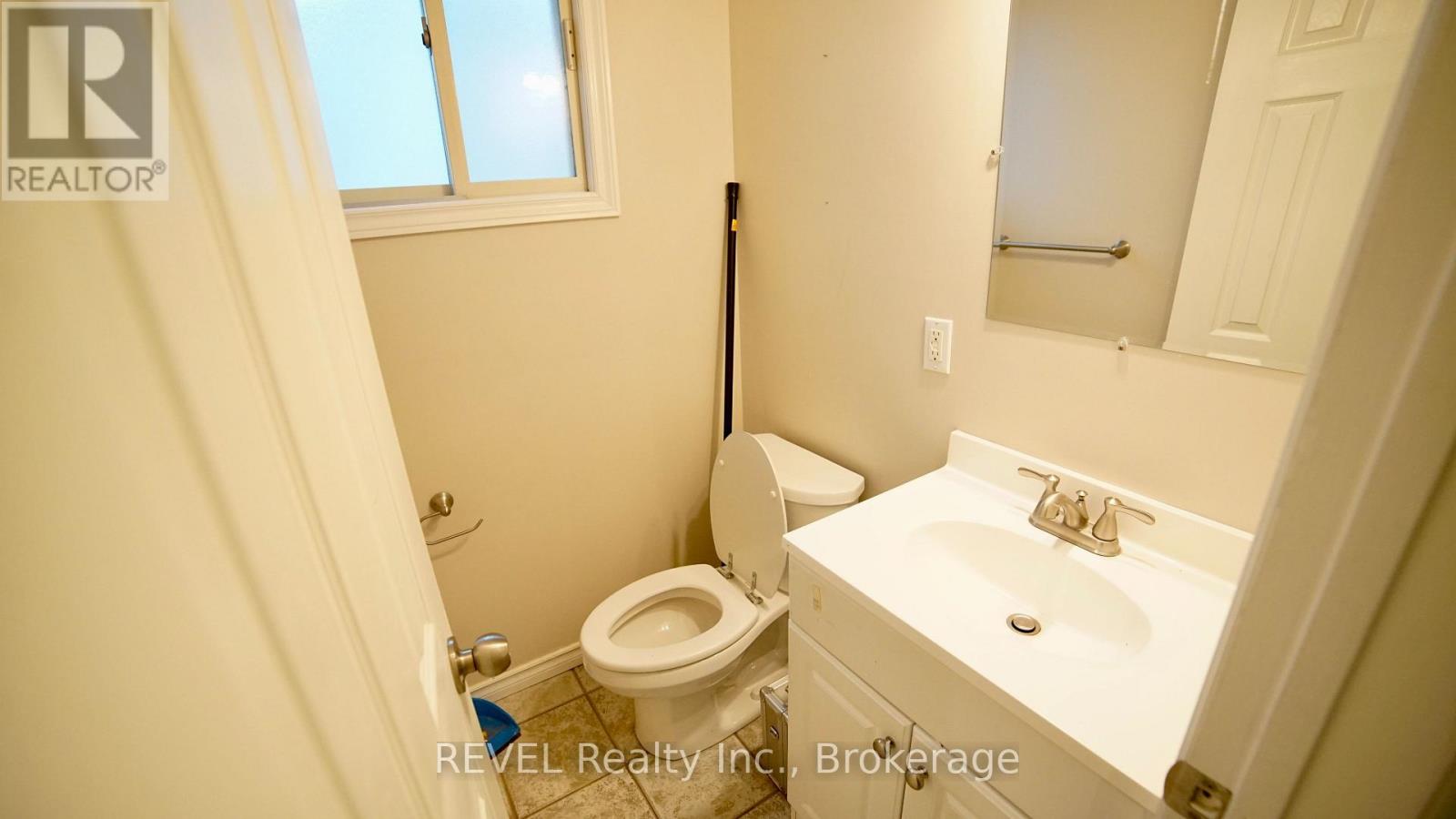 32 Vintage Crescent, St. Catharines, Ontario  L2S 3C3 - Photo 11 - X12939150