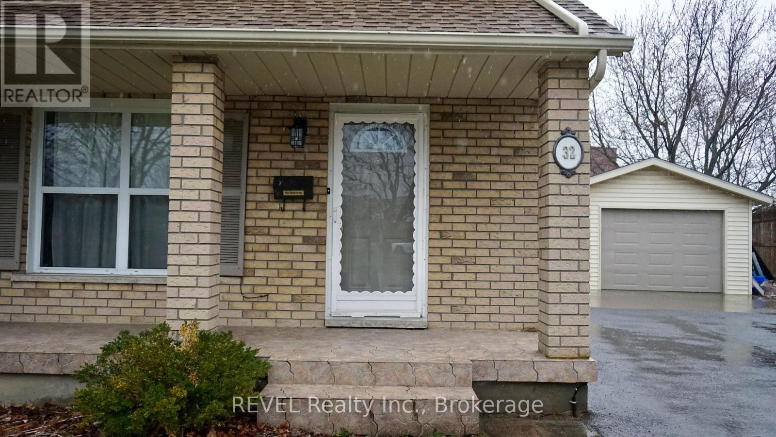32 Vintage Crescent, St. Catharines, Ontario  L2S 3C3 - Photo 5 - X12939150