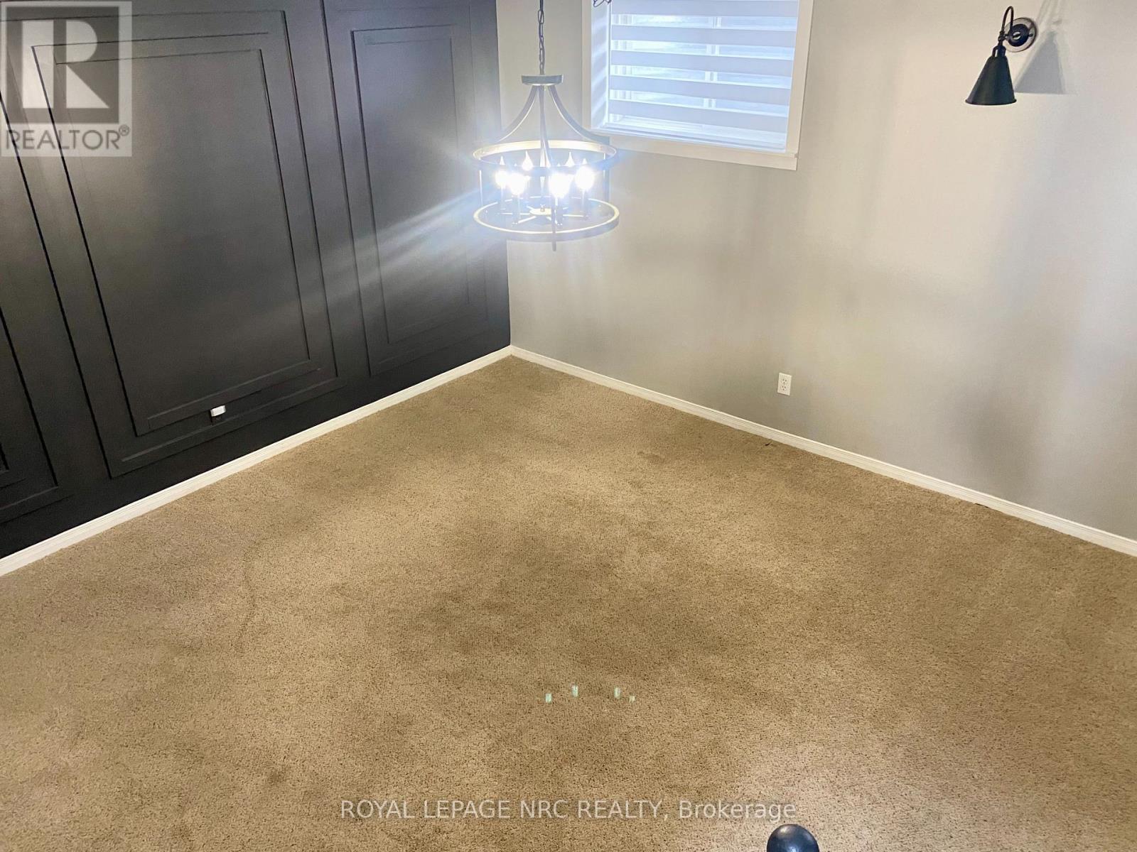 3681 Sussex Lane, Fort Erie, Ontario  L0S 1S0 - Photo 10 - X12939318