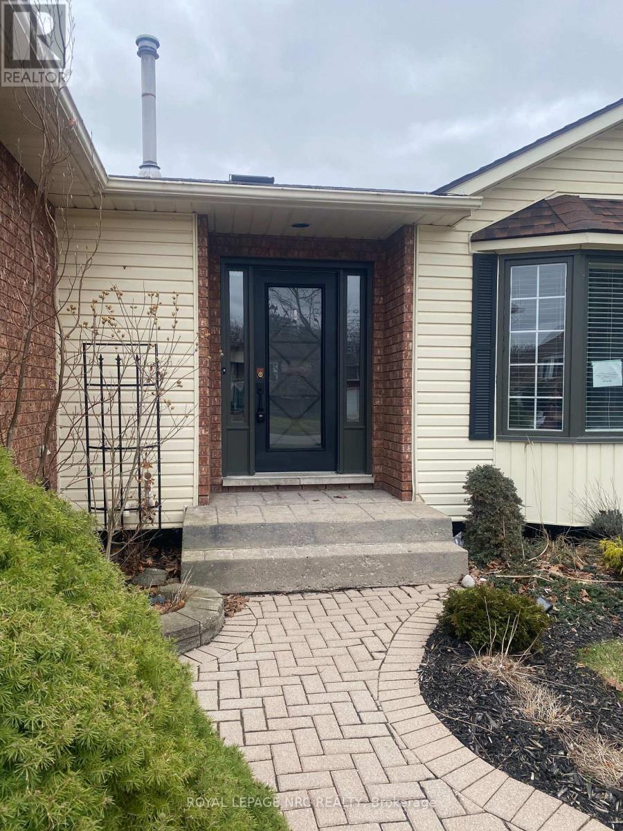 3681 Sussex Lane, Fort Erie, Ontario  L0S 1S0 - Photo 3 - X12939318