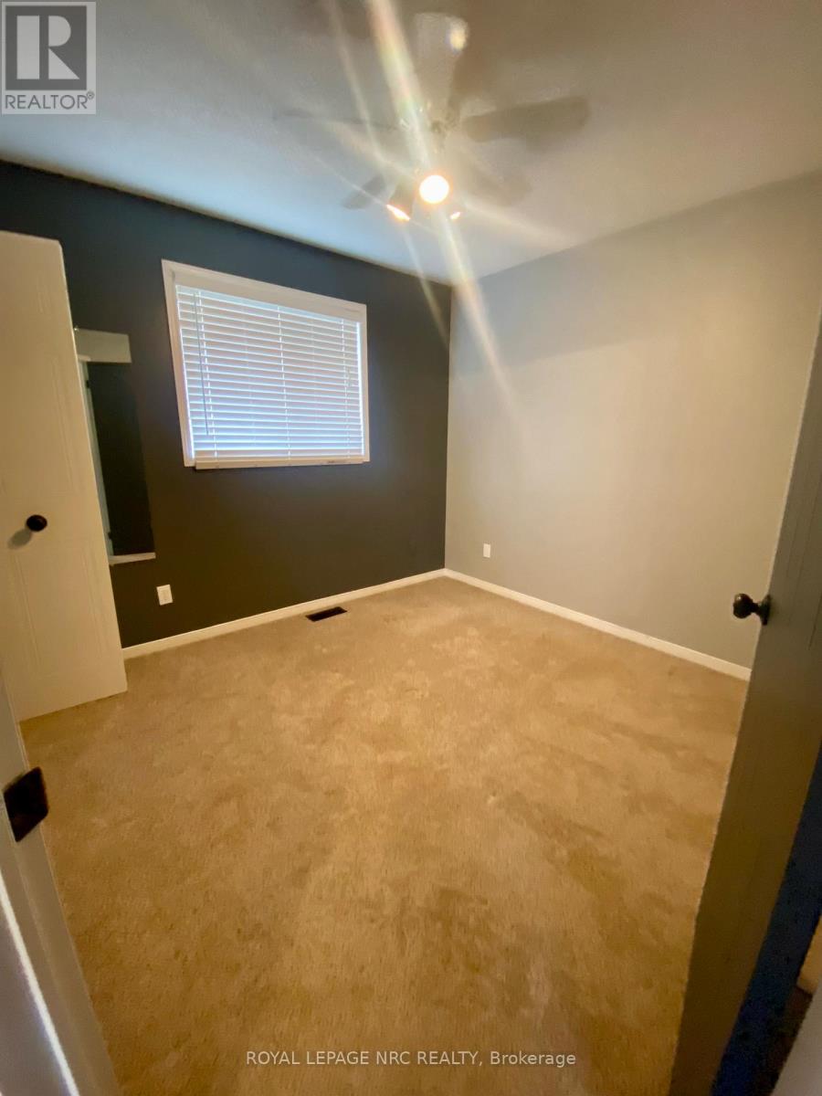 3681 Sussex Lane, Fort Erie, Ontario  L0S 1S0 - Photo 9 - X12939318