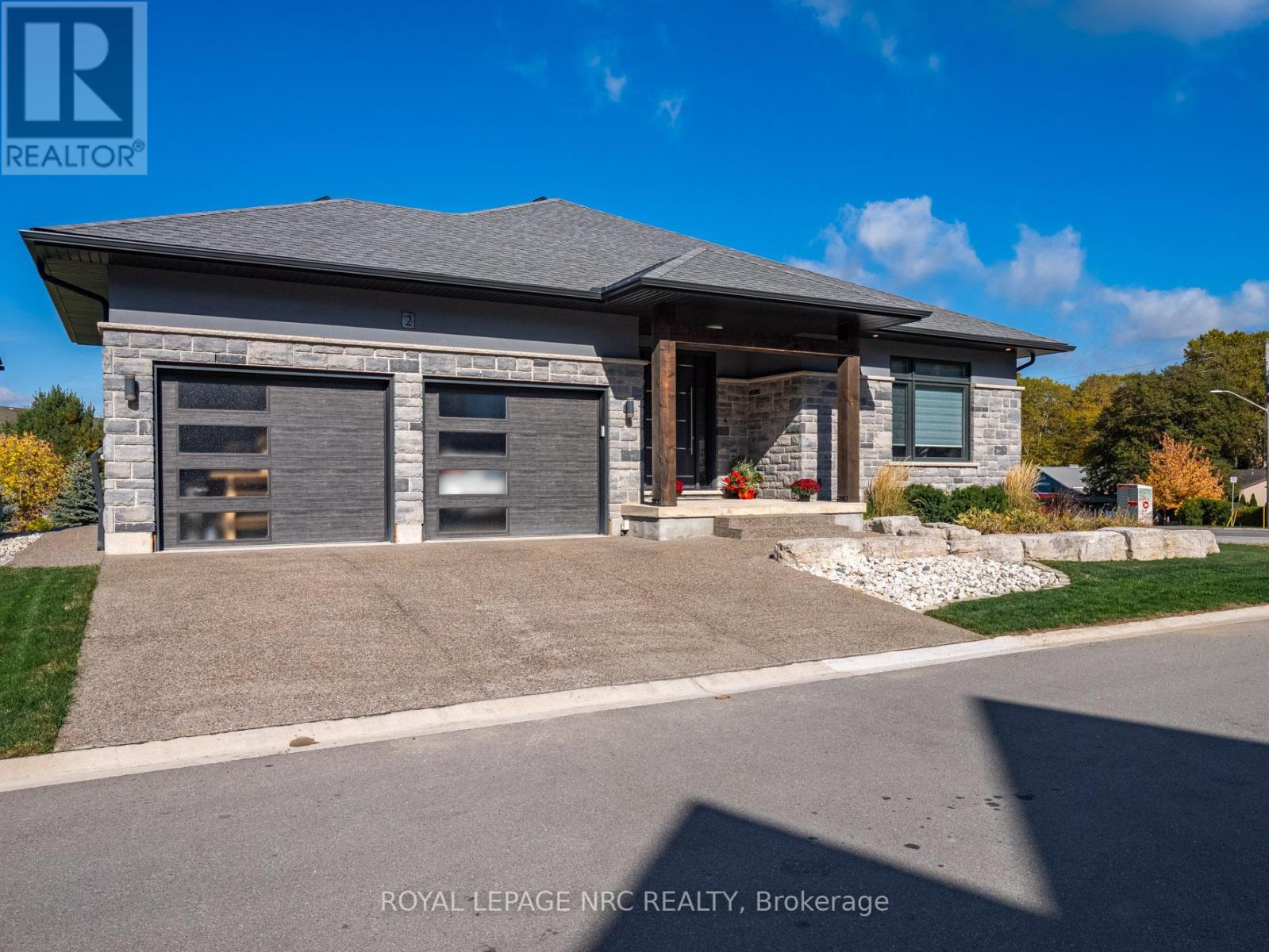 2 Fedorkow Lane, Niagara-On-The-Lake, Ontario  L0S 1P0 - Photo 2 - X12940376