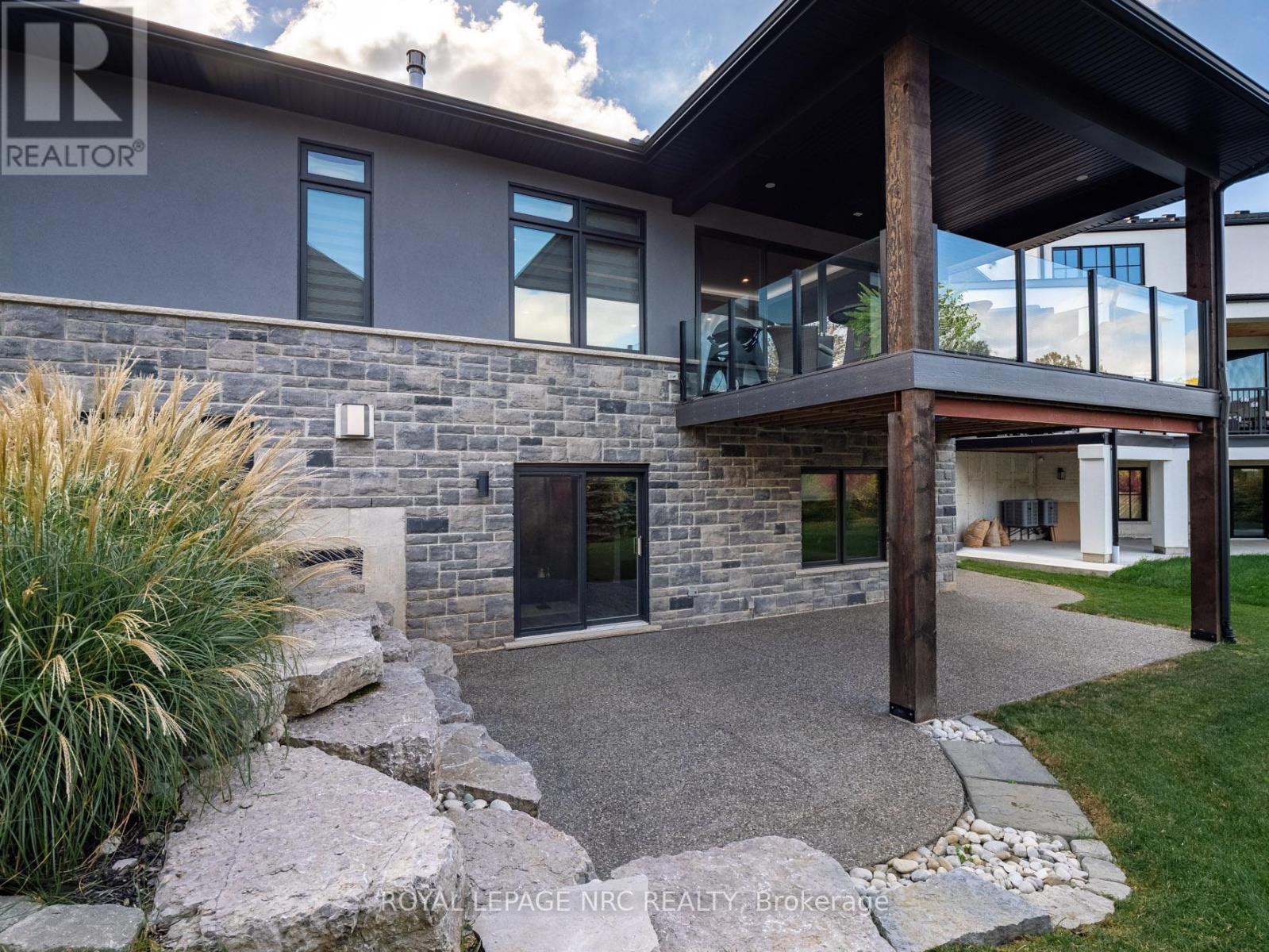 2 Fedorkow Lane, Niagara-On-The-Lake, Ontario  L0S 1P0 - Photo 40 - X12940376
