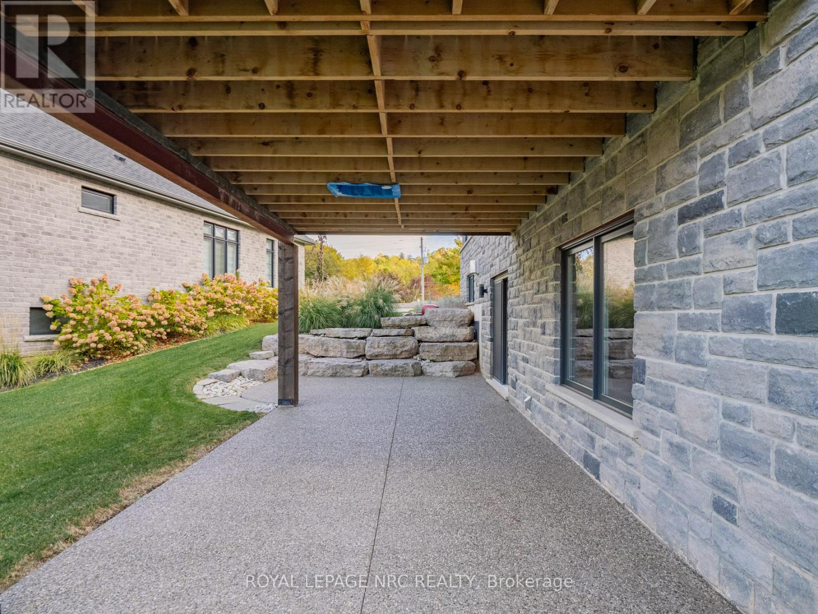 2 Fedorkow Lane, Niagara-On-The-Lake, Ontario  L0S 1P0 - Photo 43 - X12940376