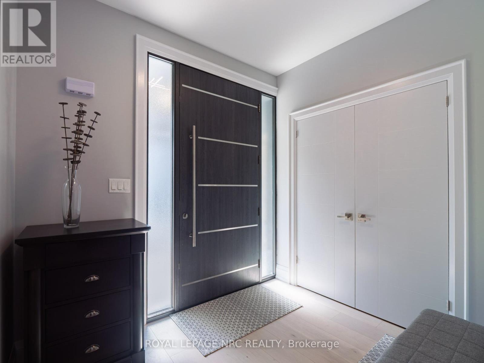 2 Fedorkow Lane, Niagara-On-The-Lake, Ontario  L0S 1P0 - Photo 7 - X12940376