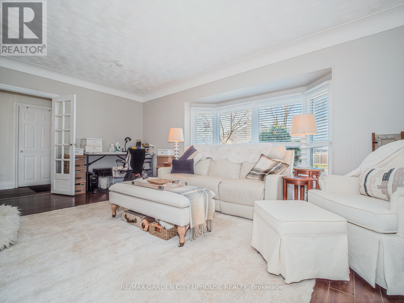 190 First Street Louth Street, St. Catharines, Ontario  L2S 0A6 - Photo 2 - X12940976